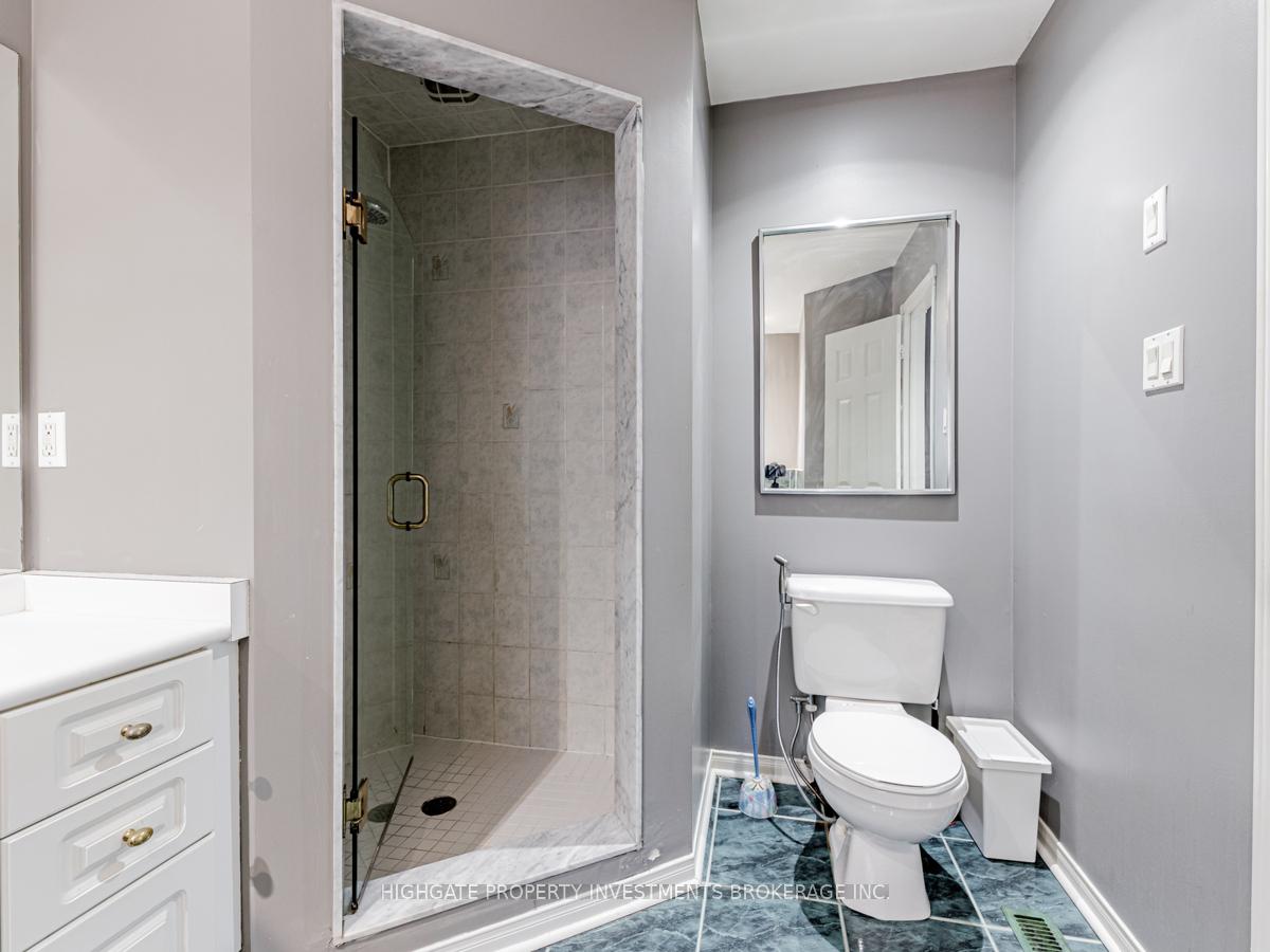 Photo 18 of 66 Ridgeway Court, Vaughan, Maple — HOMEH