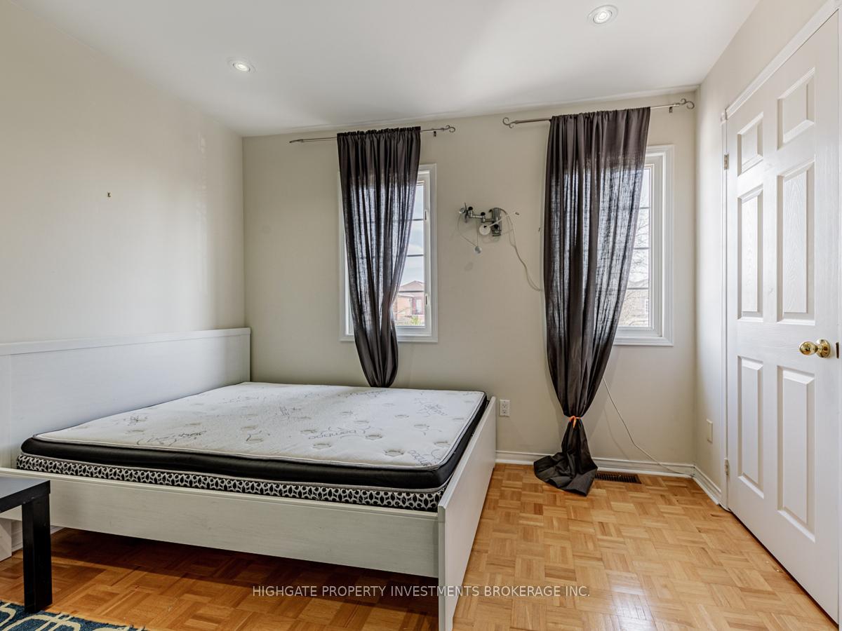 Photo 19 of 66 Ridgeway Court, Vaughan, Maple — HOMEH