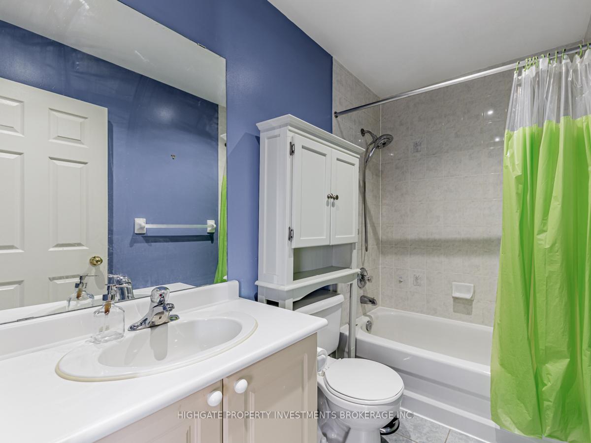 Photo 20 of 66 Ridgeway Court, Vaughan, Maple — HOMEH