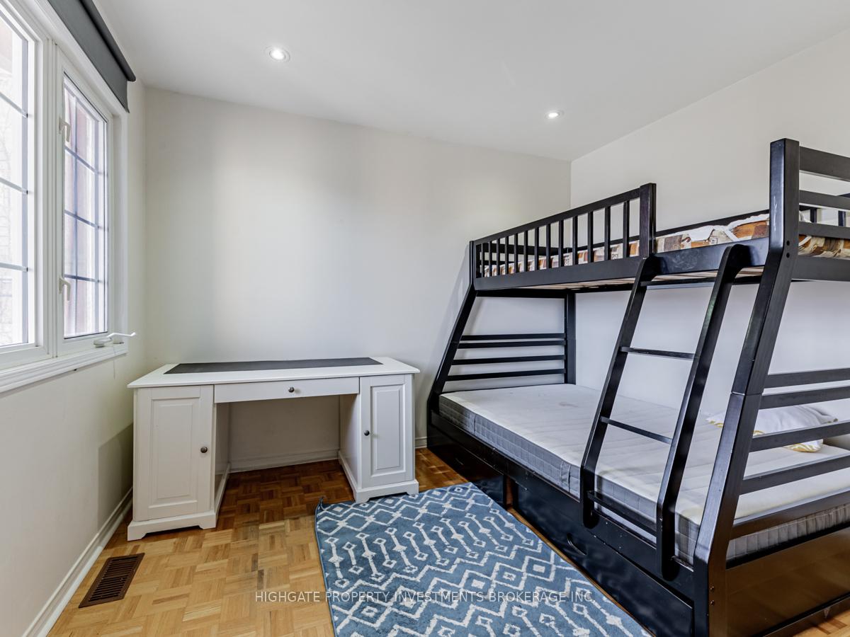Photo 21 of 66 Ridgeway Court, Vaughan, Maple — HOMEH