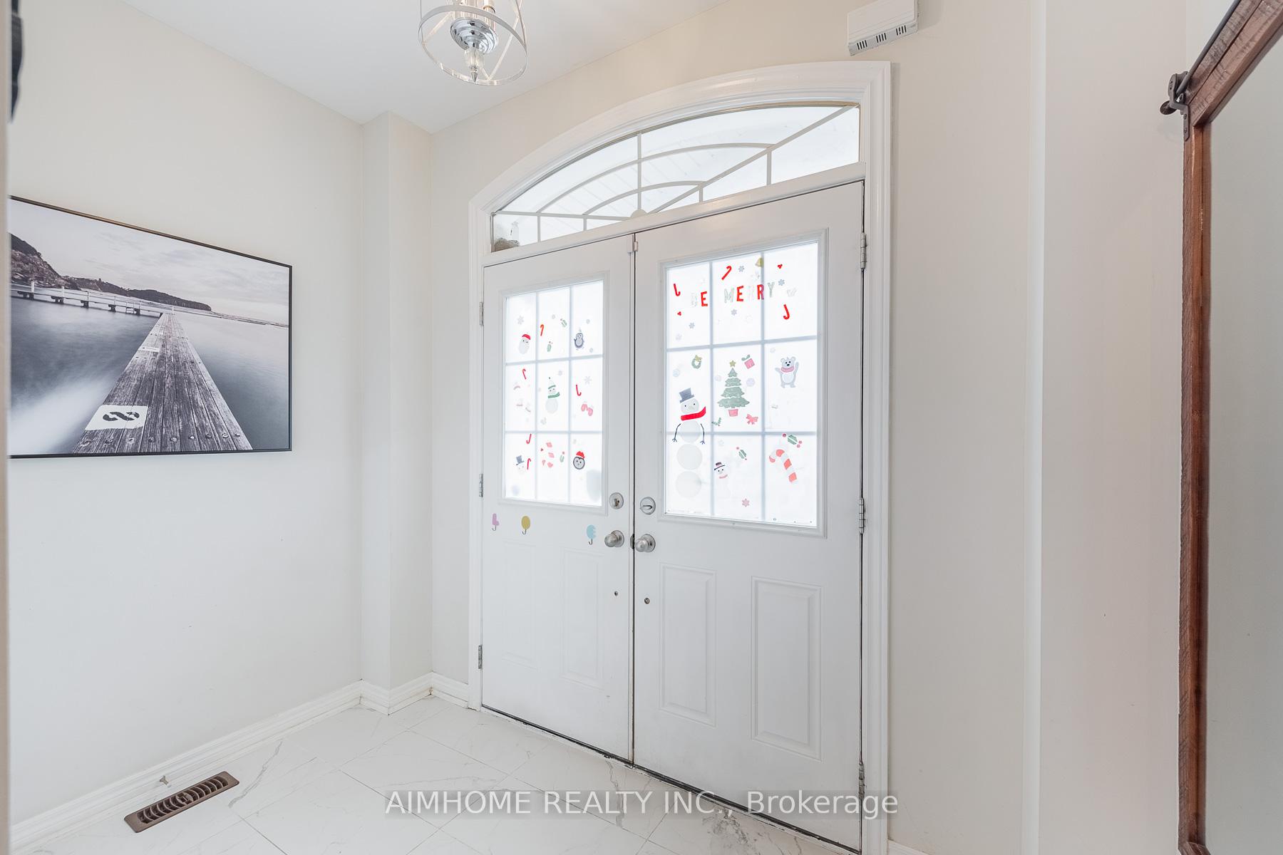 Photo 4 of 99 Lauderdale Drive, Vaughan, Patterson — HOMEH