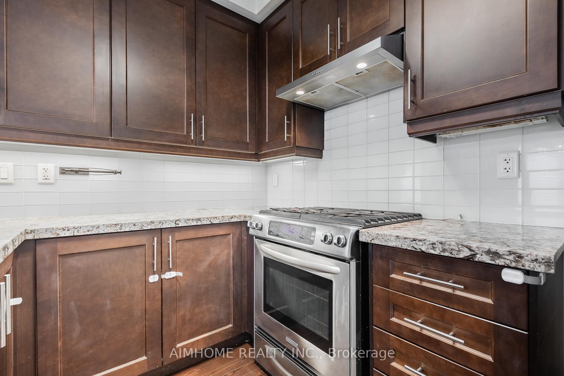 Photo 11 of 99 Lauderdale Drive, Vaughan, Patterson — HOMEH