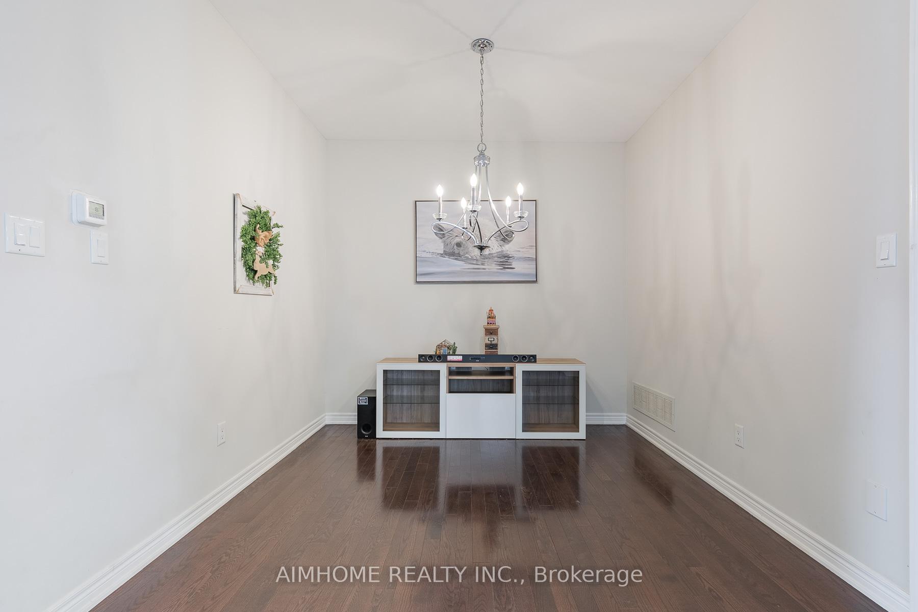Photo 16 of 99 Lauderdale Drive, Vaughan, Patterson — HOMEH