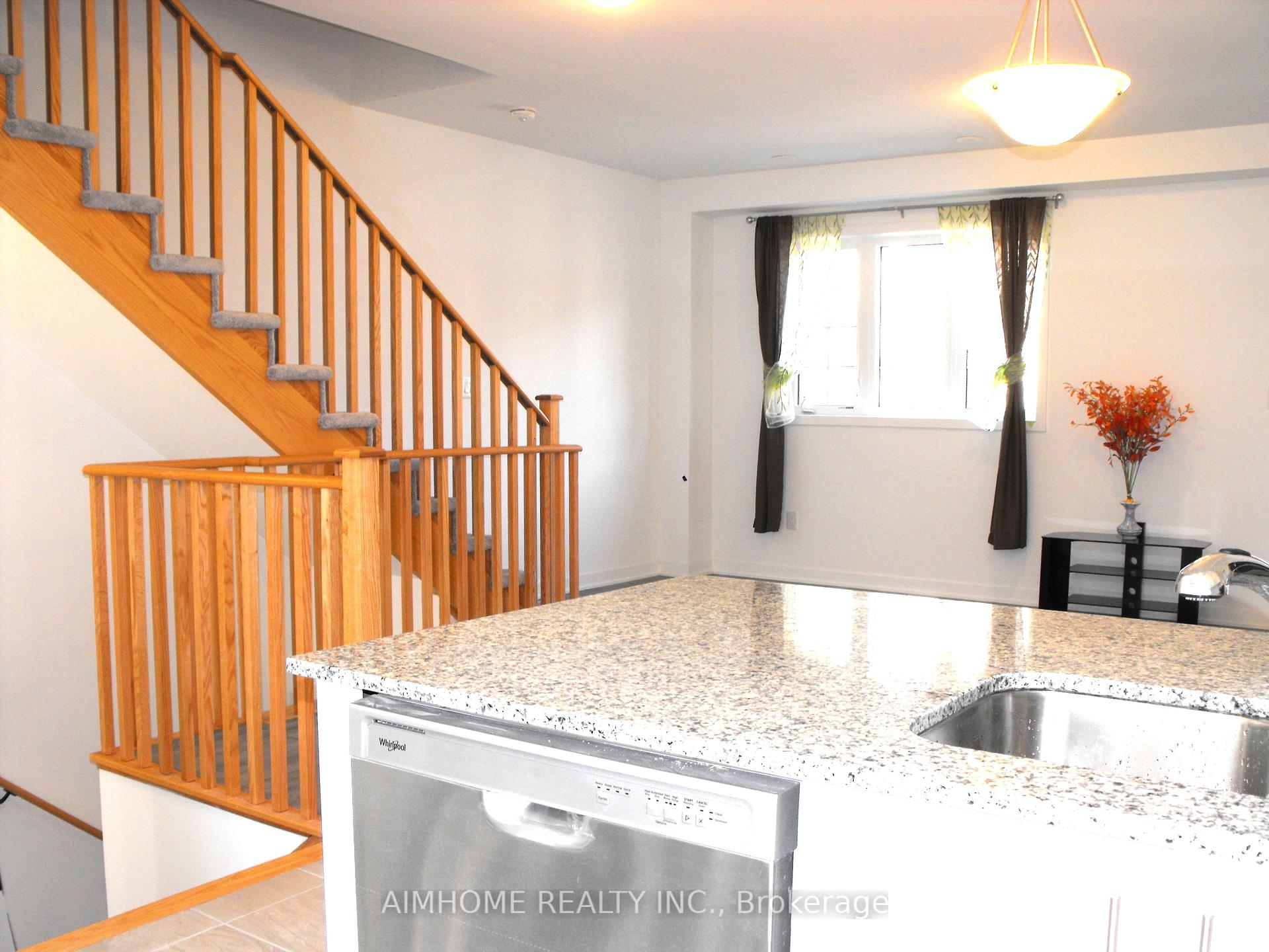 Photo 5 of 21 Calloway Way, Whitby, Downtown Whitby — HOMEH
