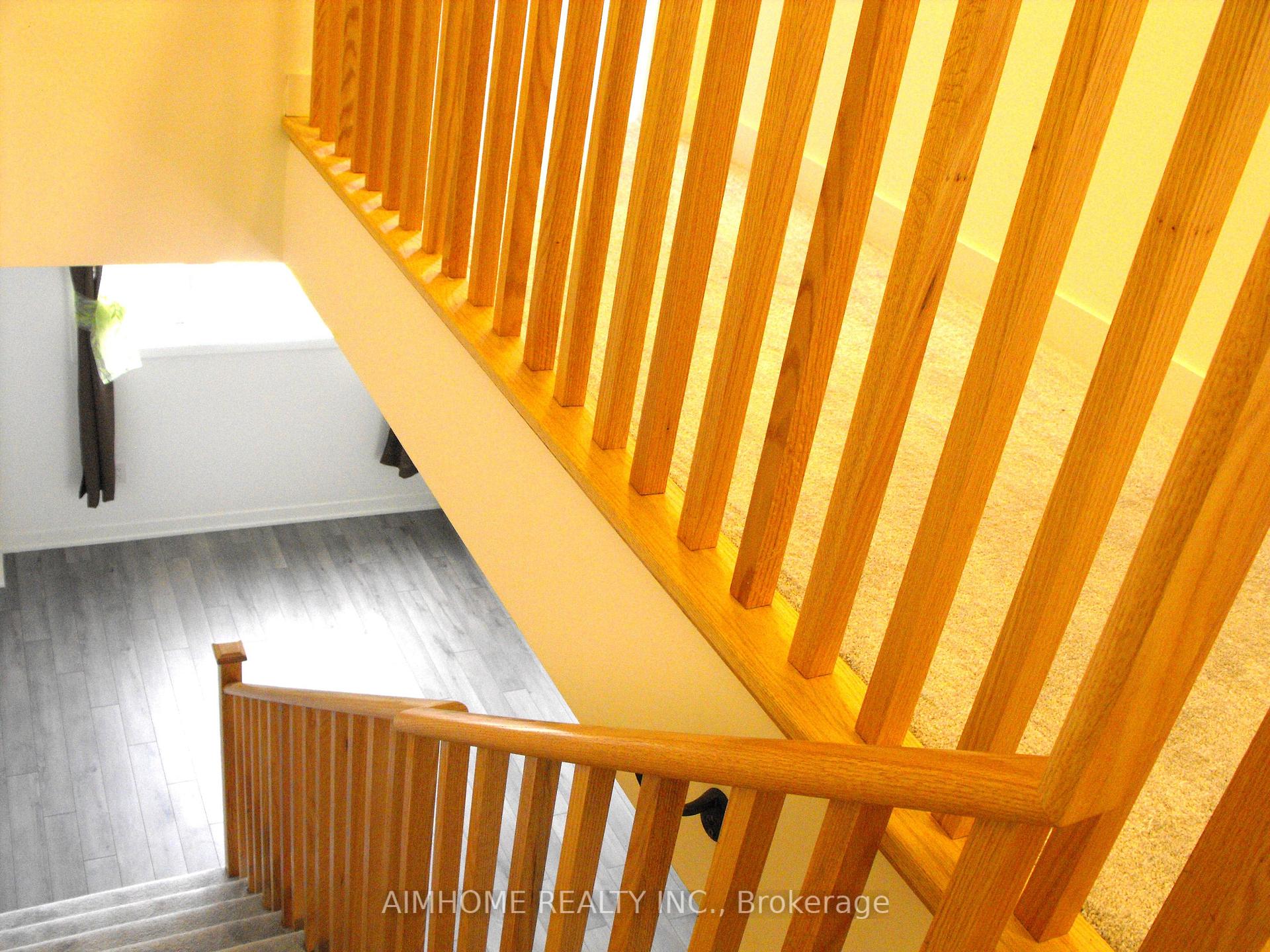 Photo 11 of 21 Calloway Way, Whitby, Downtown Whitby — HOMEH