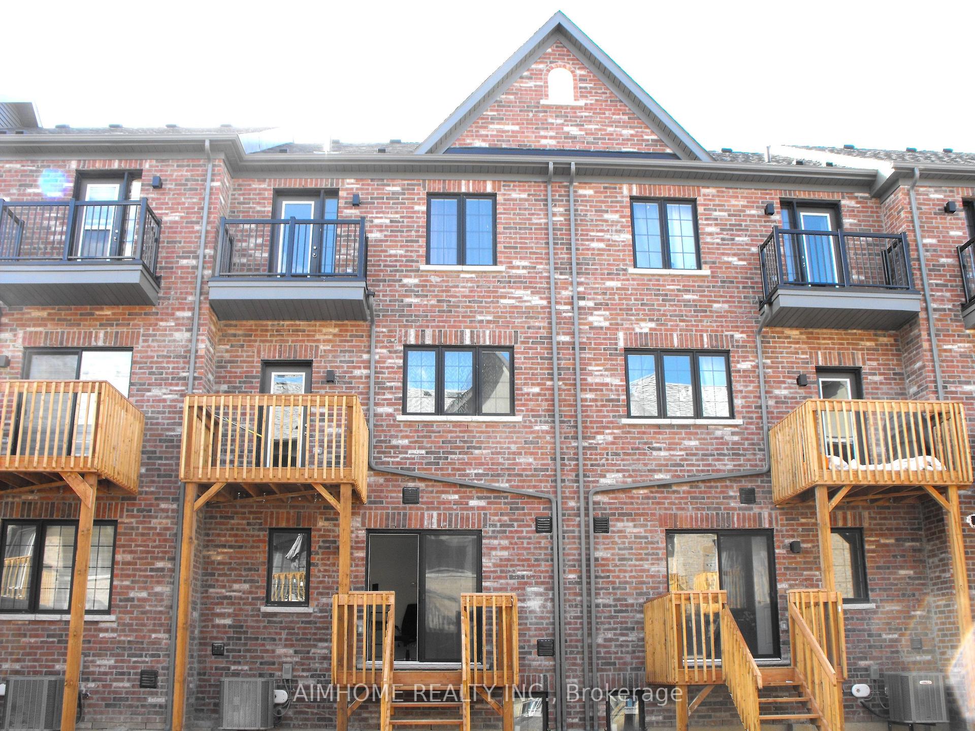 Photo 16 of 21 Calloway Way, Whitby, Downtown Whitby — HOMEH