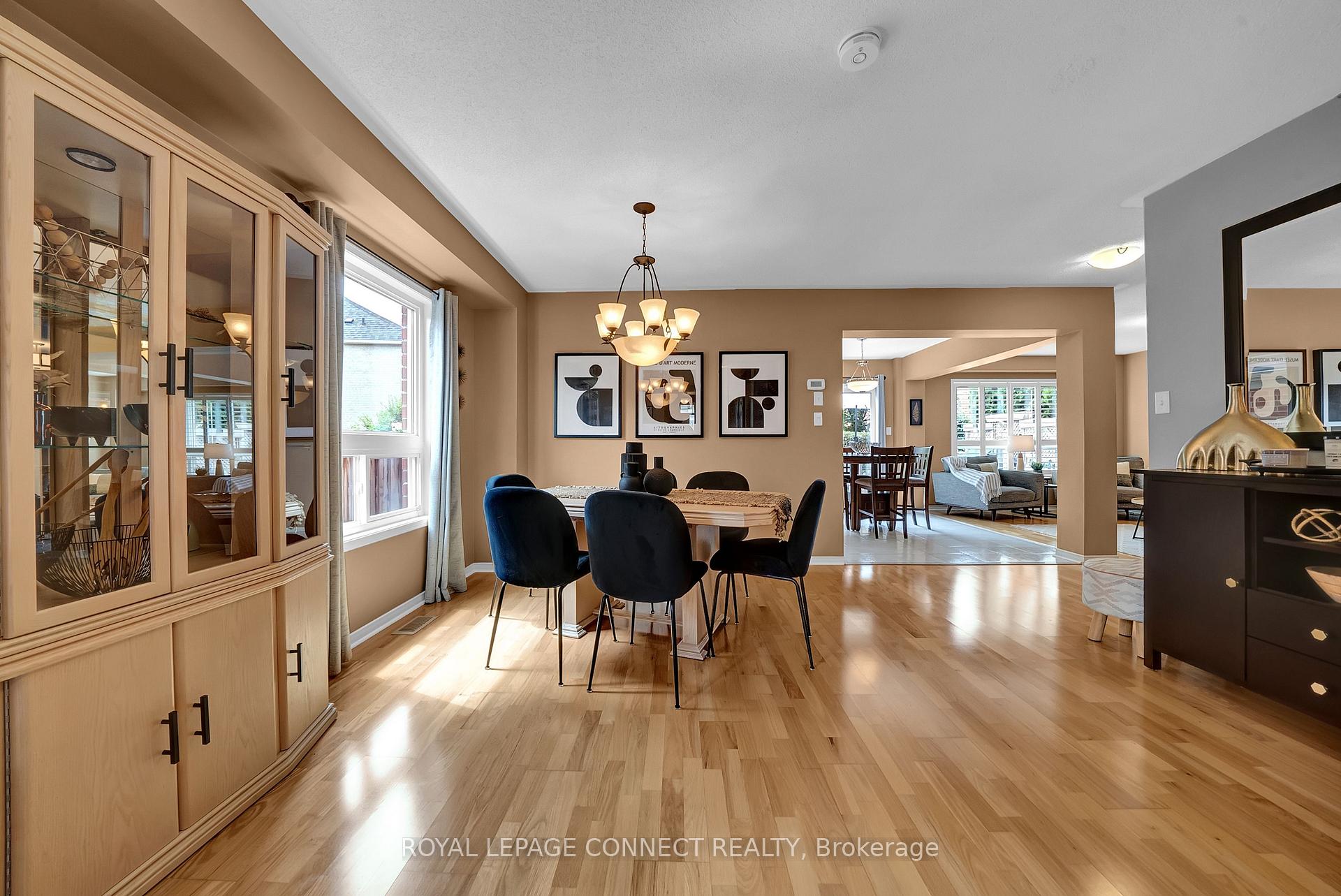 Photo 5 of 4 Middlecote Drive, Ajax, Northeast Ajax — HOMEH