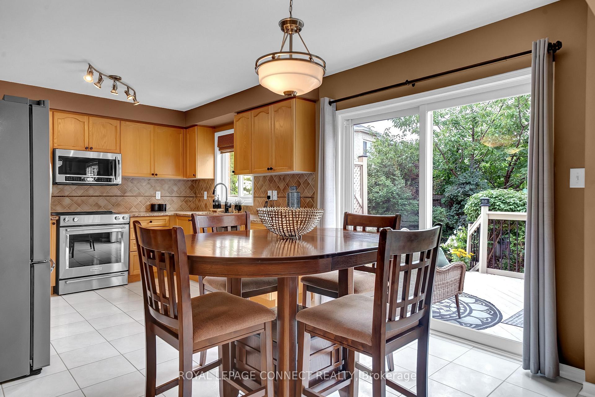 Photo 10 of 4 Middlecote Drive, Ajax, Northeast Ajax — HOMEH