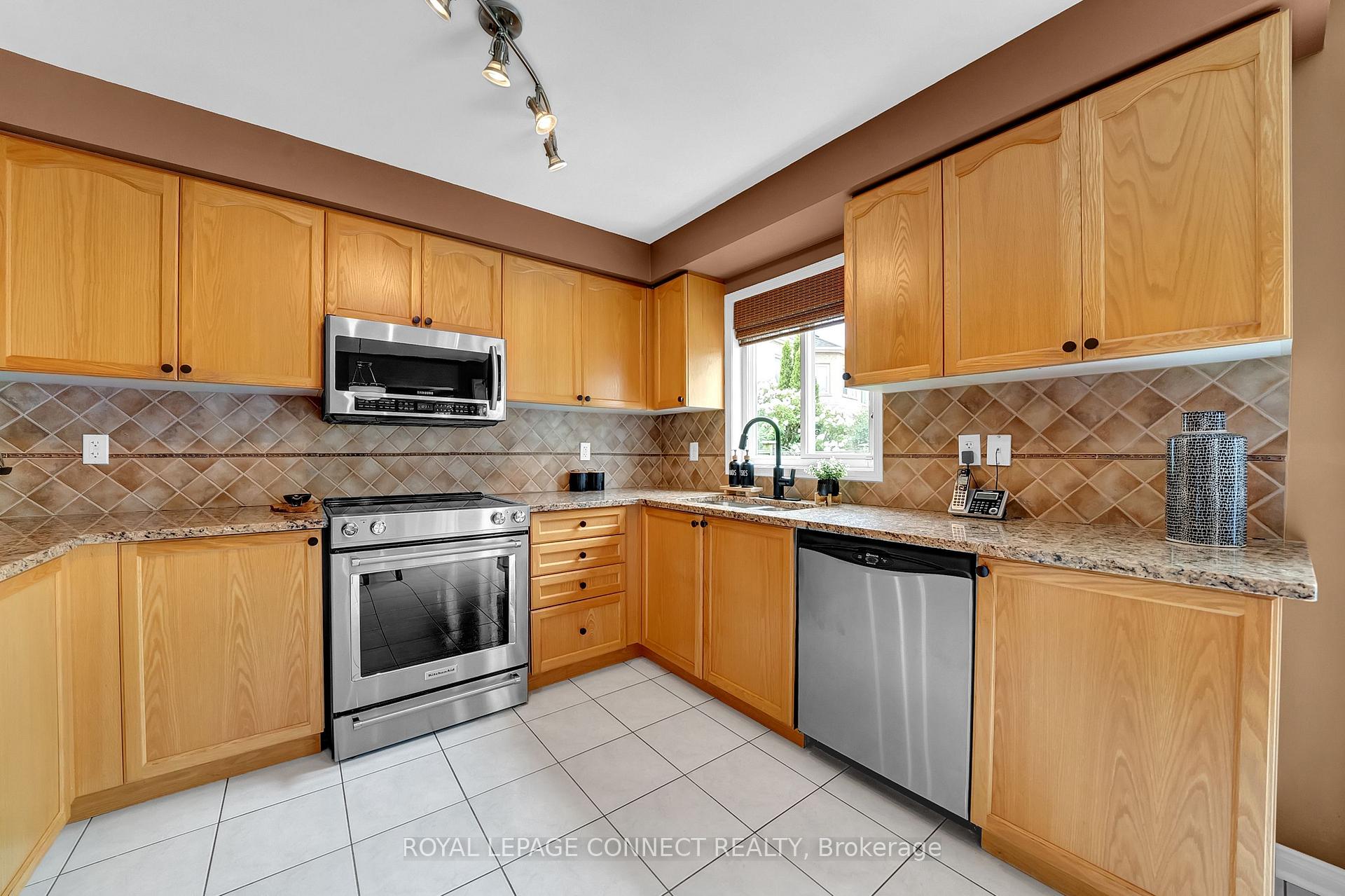 Photo 14 of 4 Middlecote Drive, Ajax, Northeast Ajax — HOMEH