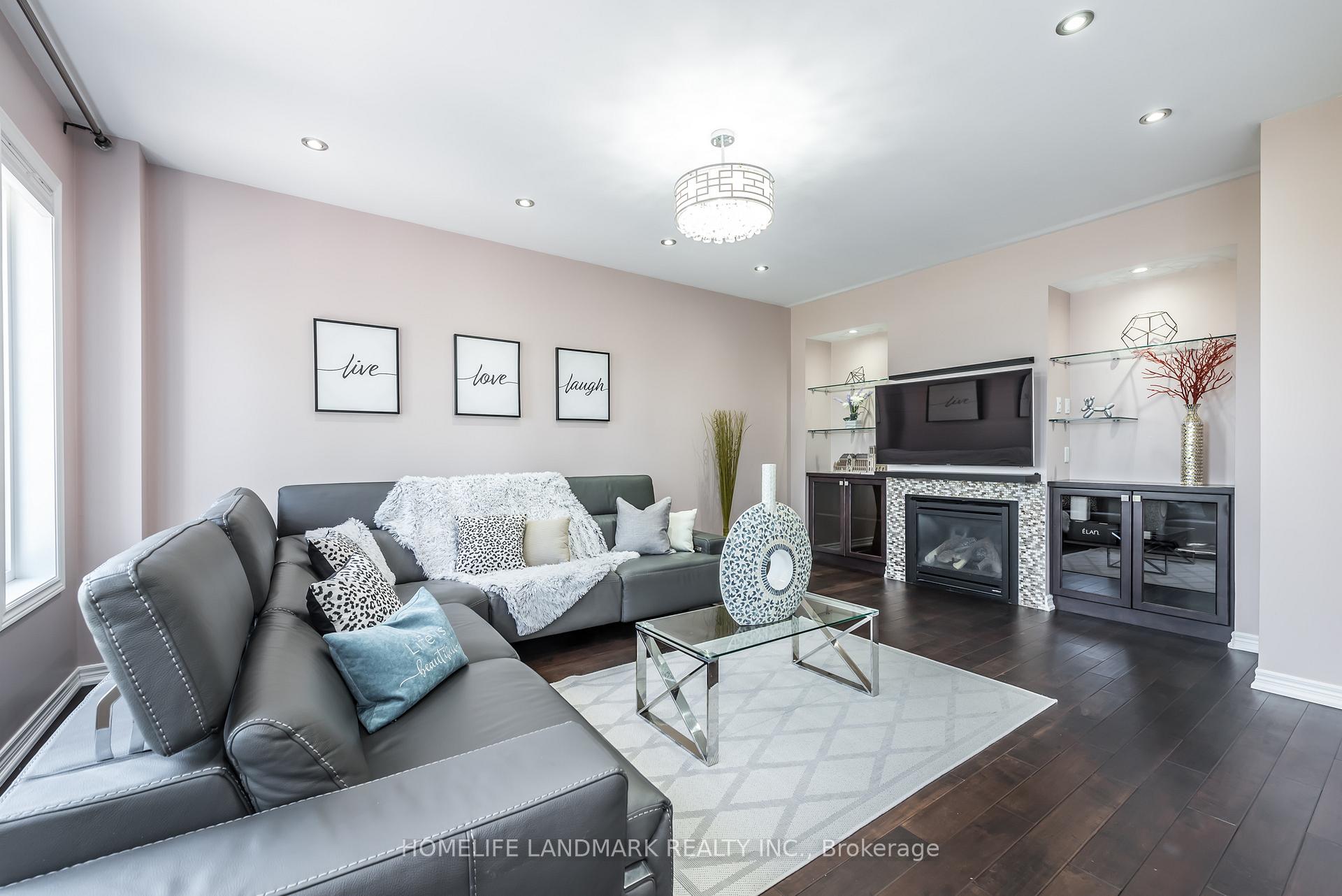 Photo 7 of 13 Hua Du Avenue, Markham, Berczy — HOMEH
