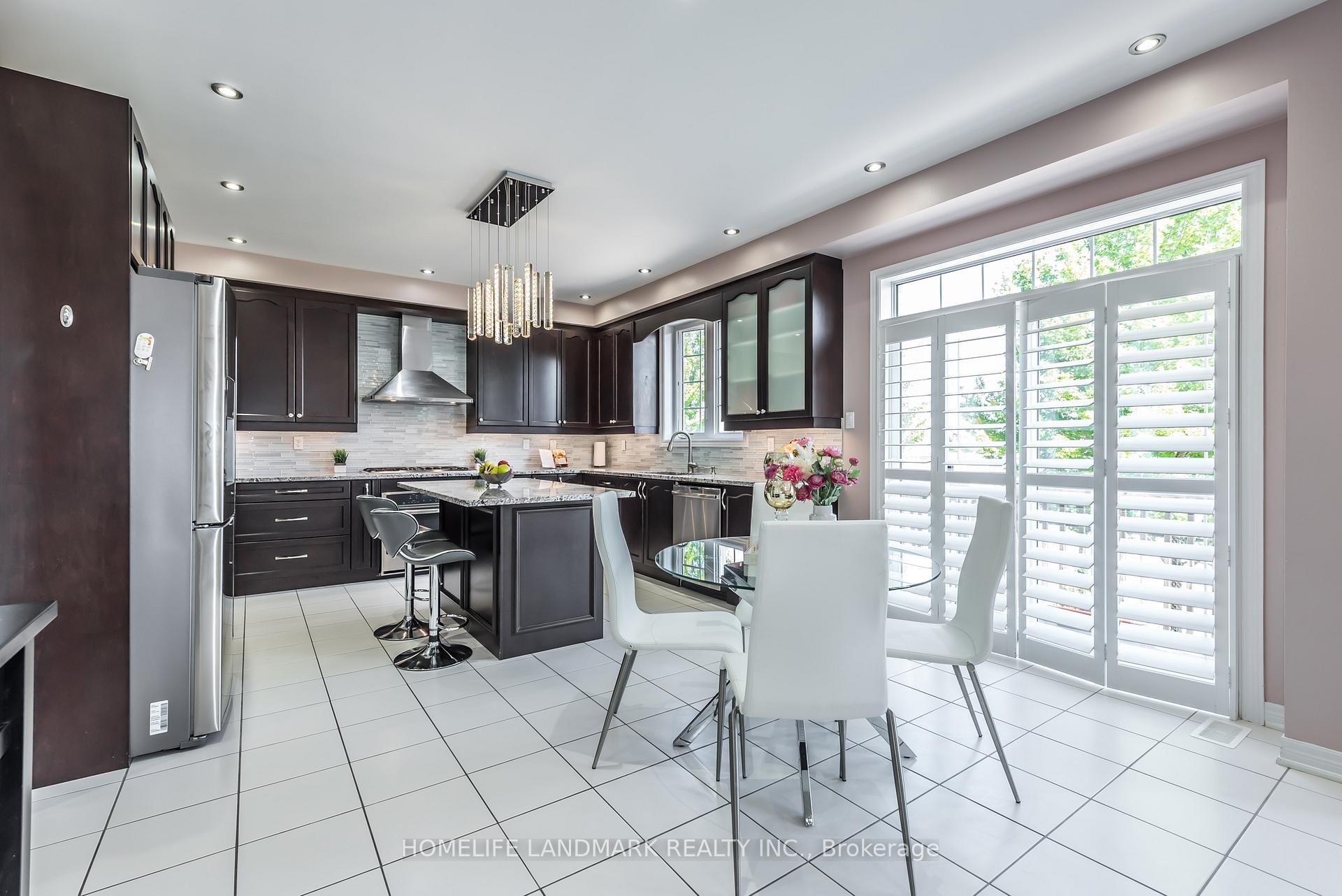 Photo 9 of 13 Hua Du Avenue, Markham, Berczy — HOMEH