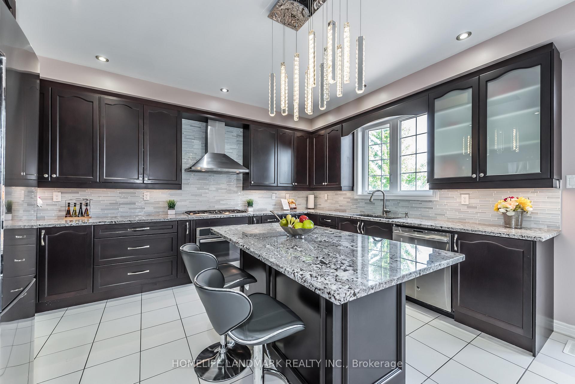 Photo 12 of 13 Hua Du Avenue, Markham, Berczy — HOMEH