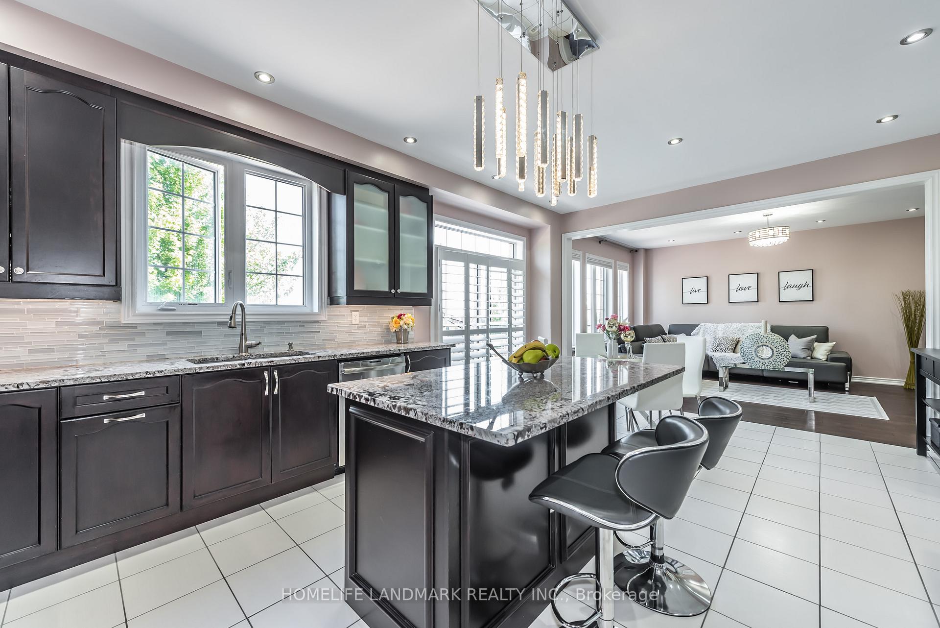 Photo 14 of 13 Hua Du Avenue, Markham, Berczy — HOMEH