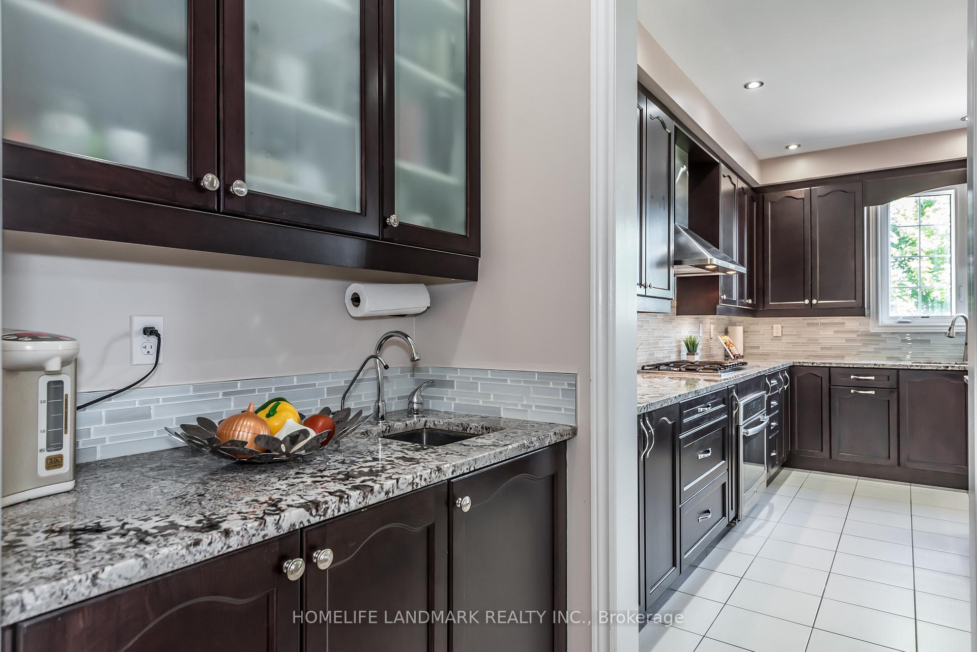 Photo 15 of 13 Hua Du Avenue, Markham, Berczy — HOMEH