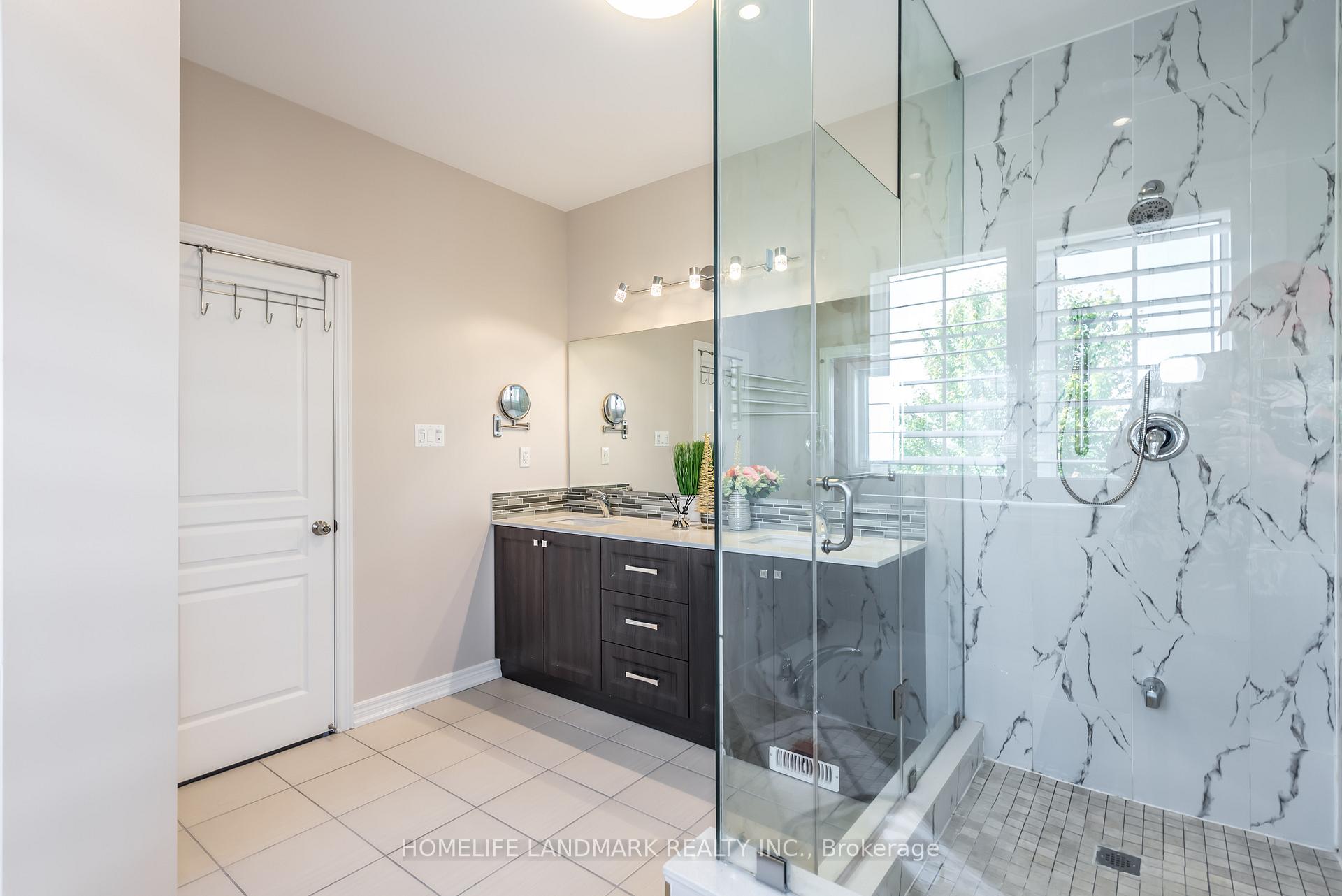 Photo 20 of 13 Hua Du Avenue, Markham, Berczy — HOMEH