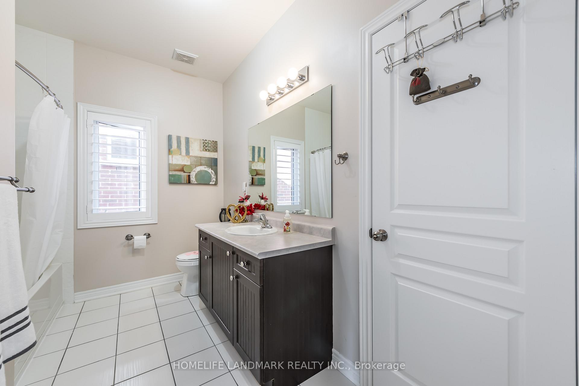 Photo 23 of 13 Hua Du Avenue, Markham, Berczy — HOMEH