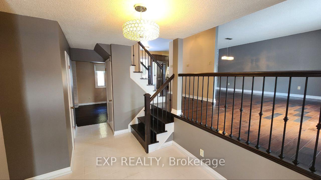 Photo 3 of 50 Evergreen Drive, Whitby, Blue Grass Meadows — HOMEH