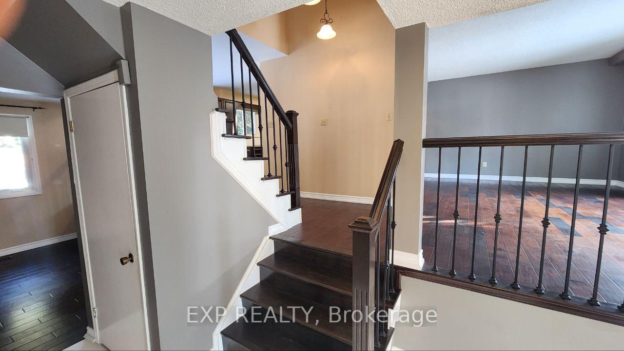Photo 7 of 50 Evergreen Drive, Whitby, Blue Grass Meadows — HOMEH