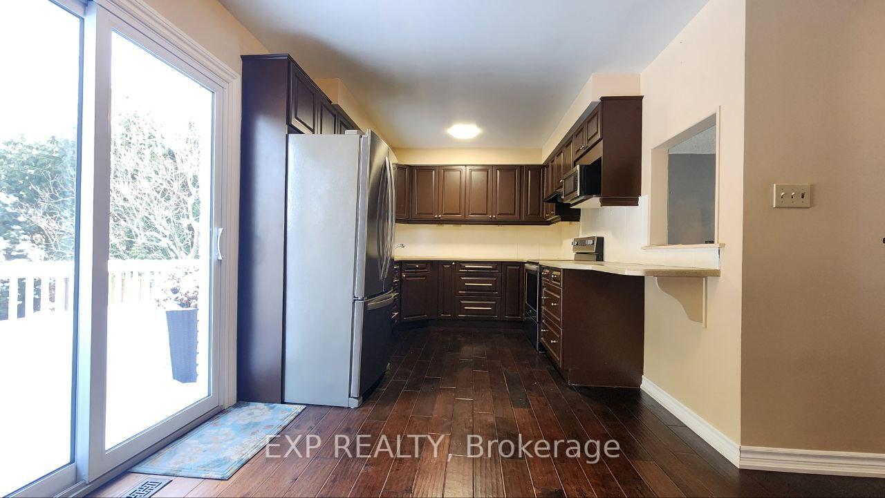 Photo 8 of 50 Evergreen Drive, Whitby, Blue Grass Meadows — HOMEH