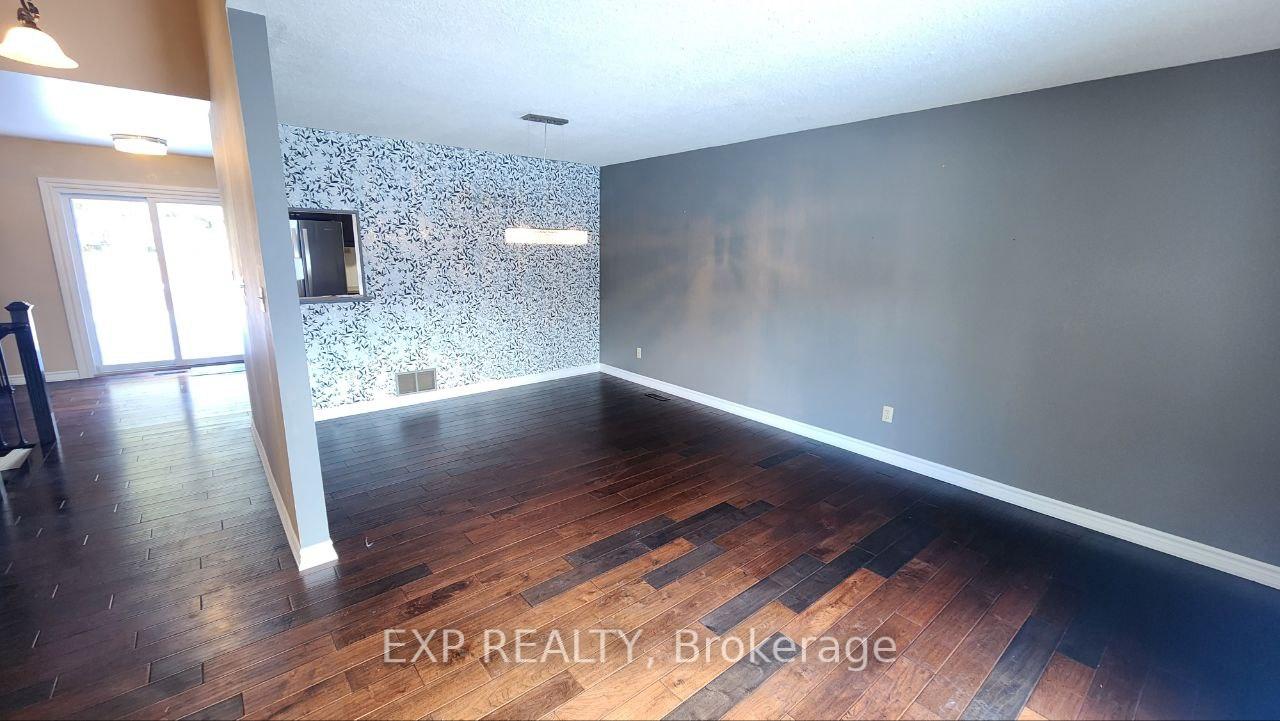 Photo 10 of 50 Evergreen Drive, Whitby, Blue Grass Meadows — HOMEH