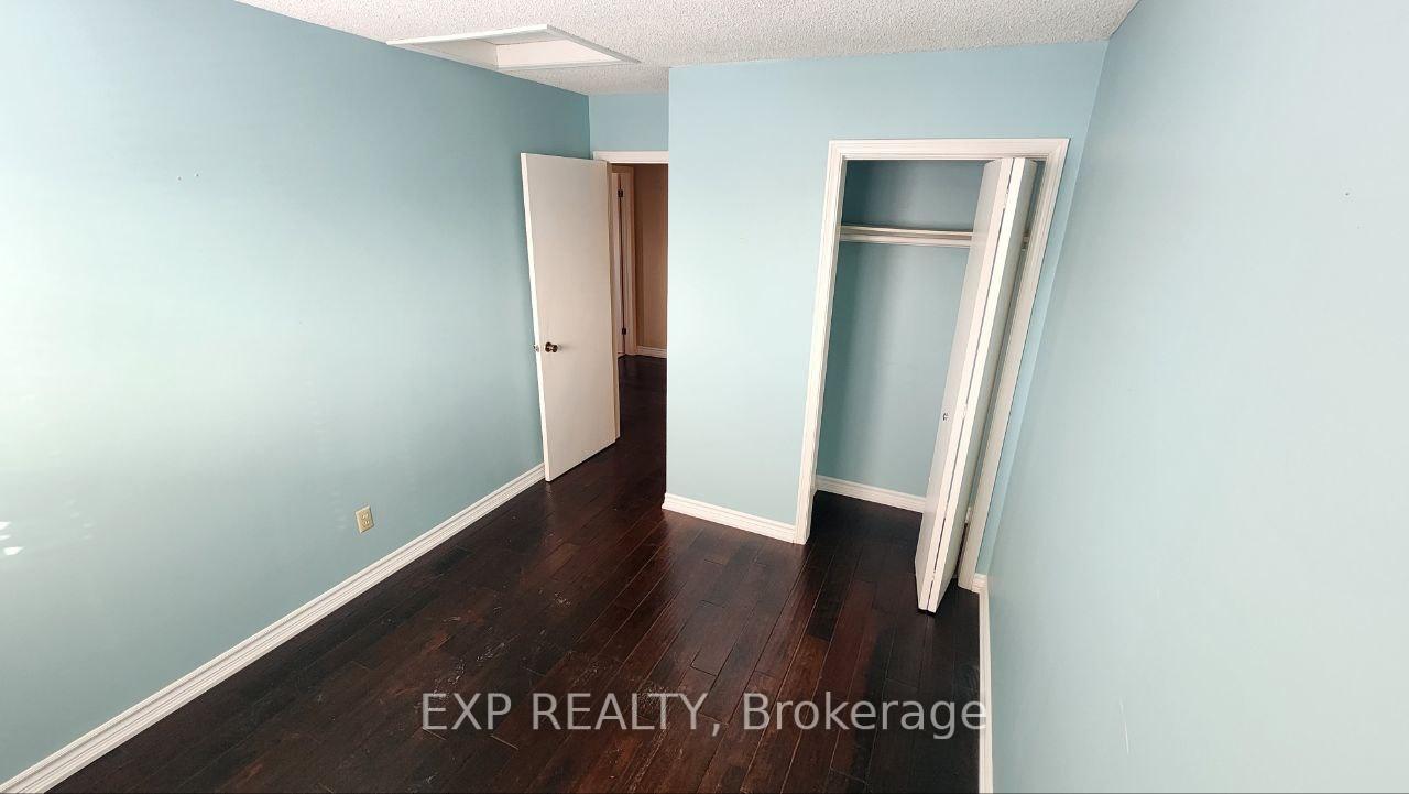 Photo 14 of 50 Evergreen Drive, Whitby, Blue Grass Meadows — HOMEH