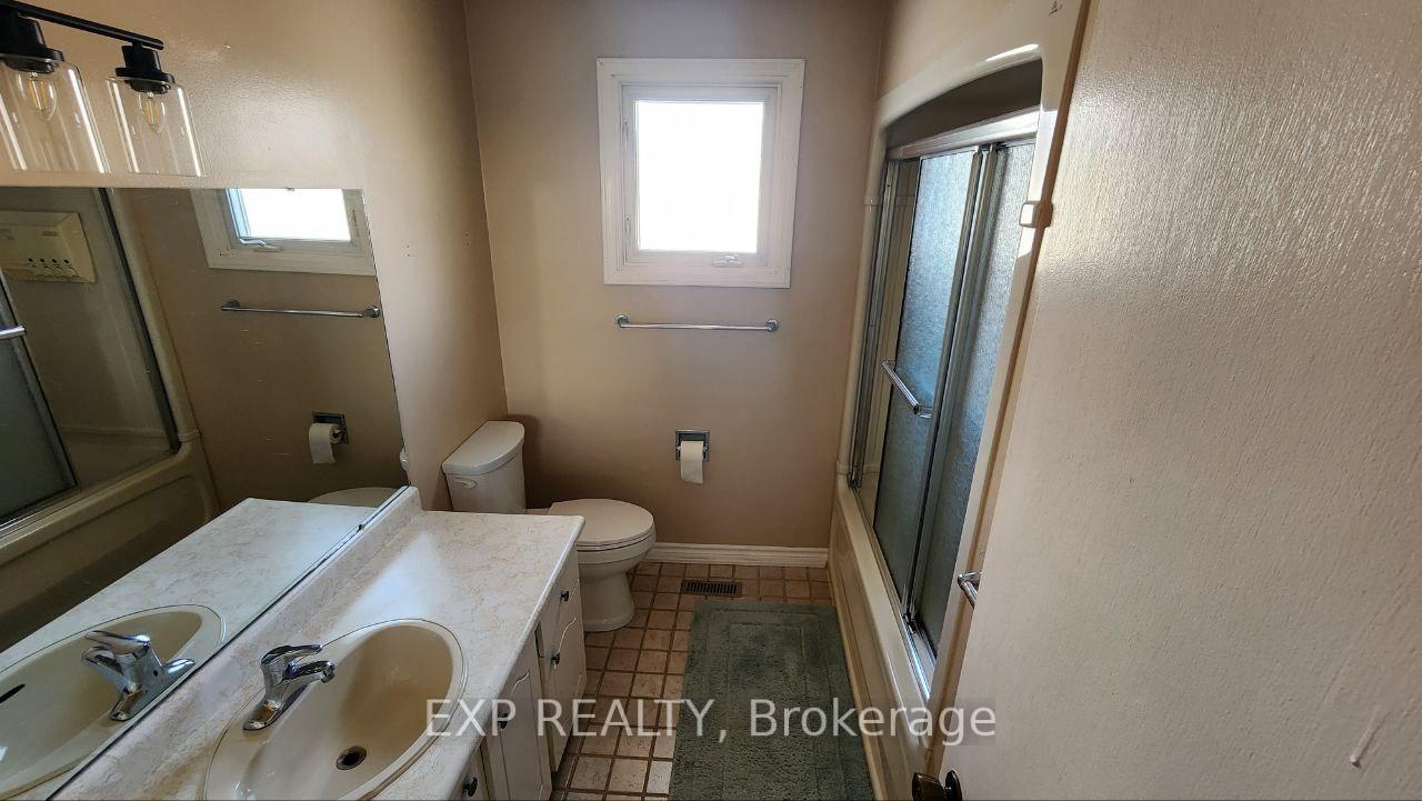 Photo 18 of 50 Evergreen Drive, Whitby, Blue Grass Meadows — HOMEH