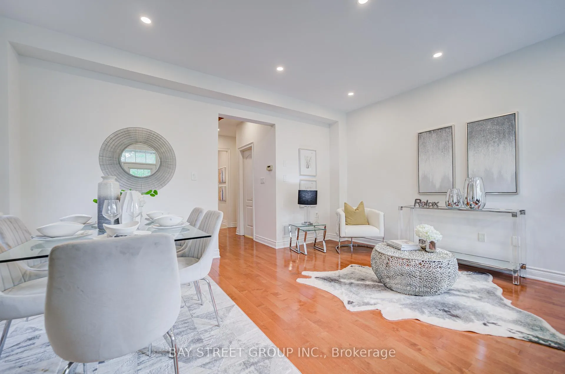 Photo 4 of 15 Sisley Crescent, Vaughan, Patterson — HOMEH