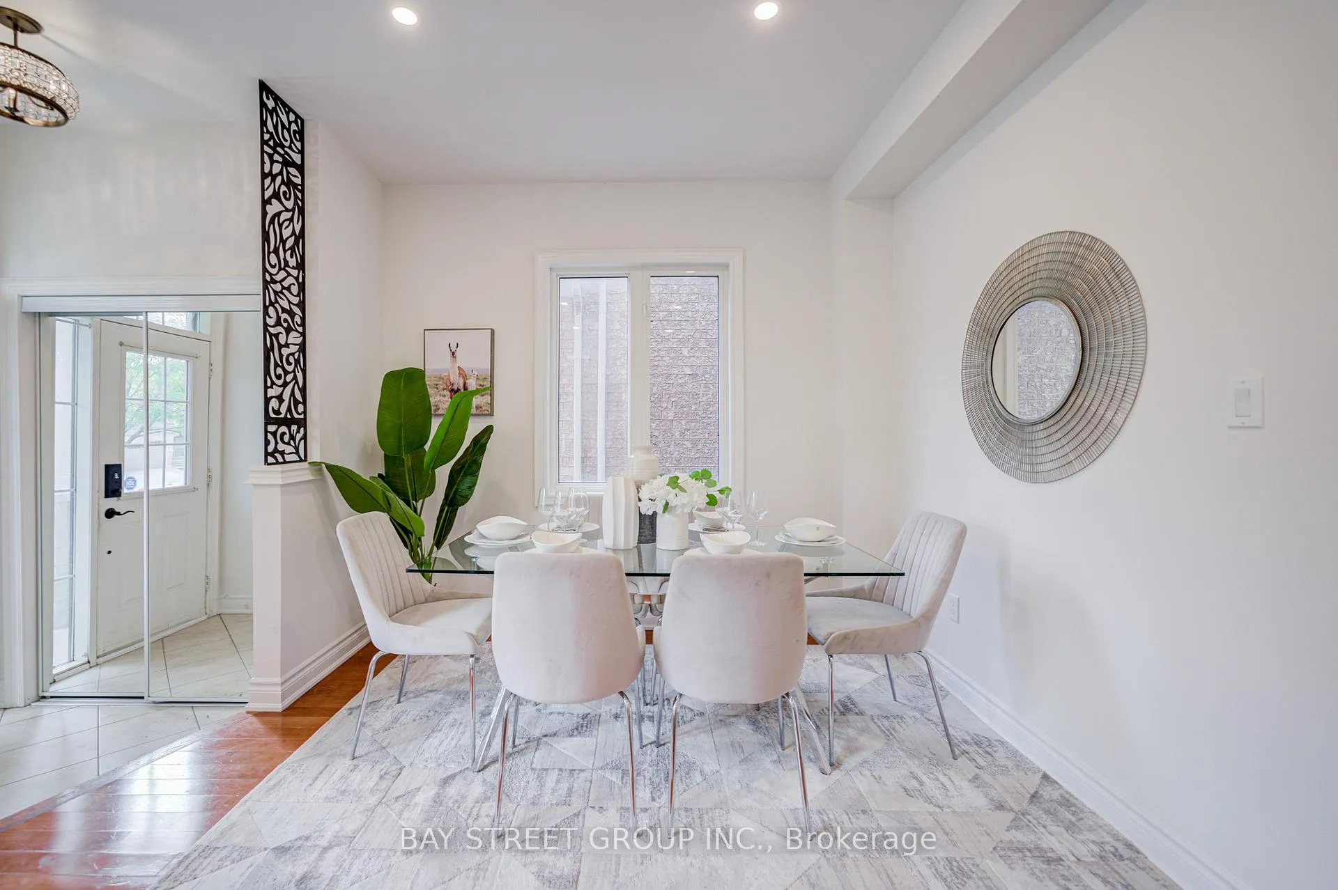 Photo 6 of 15 Sisley Crescent, Vaughan, Patterson — HOMEH