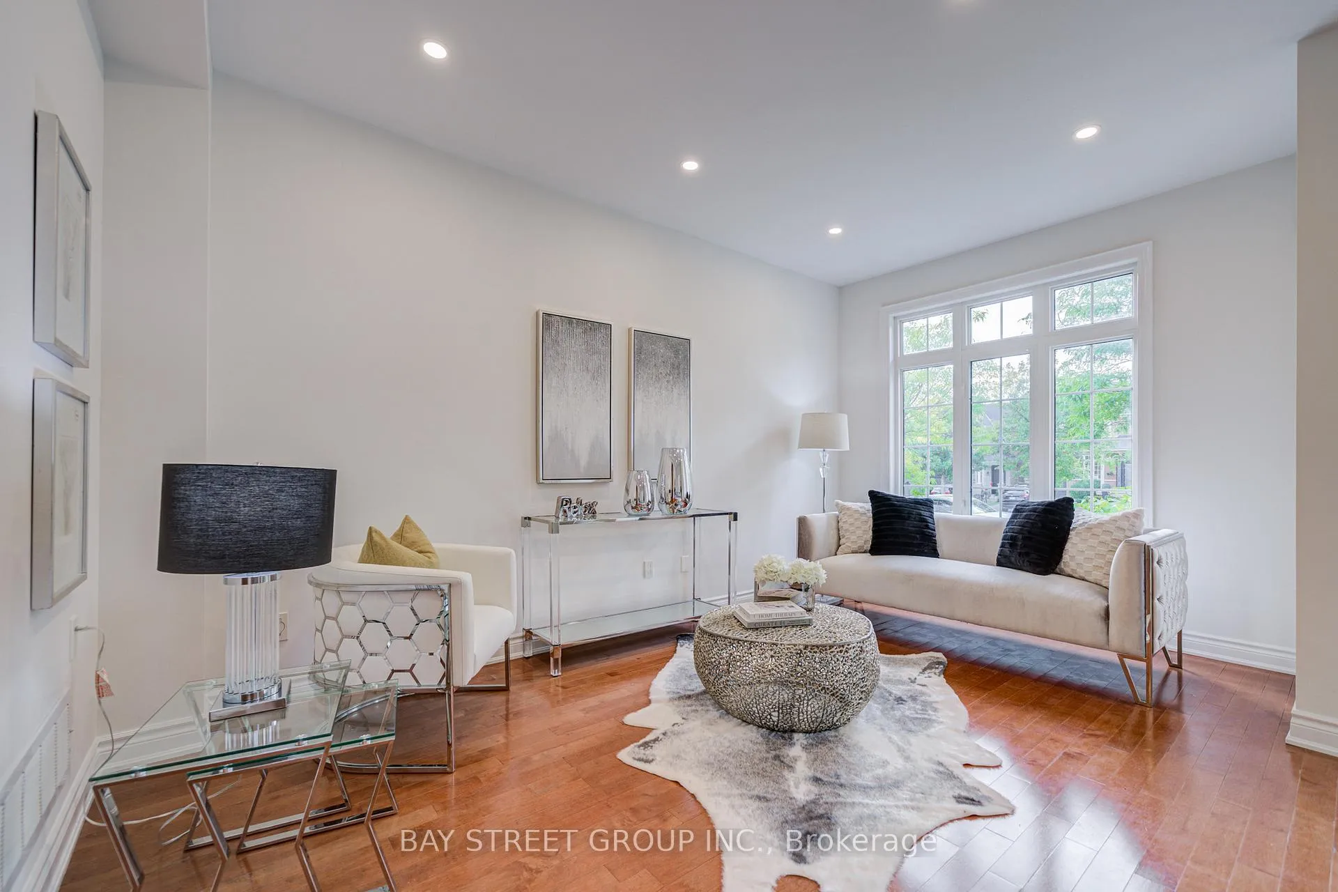 Photo 8 of 15 Sisley Crescent, Vaughan, Patterson — HOMEH