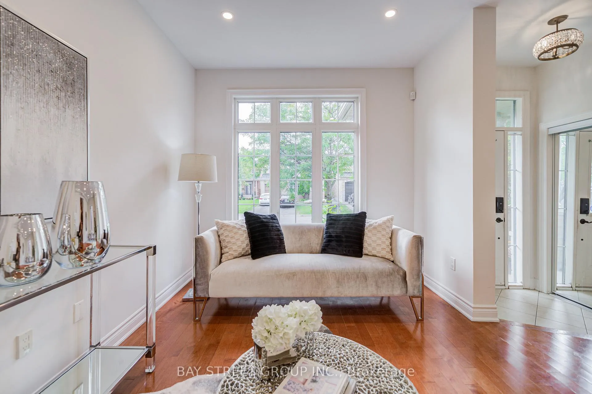 Photo 9 of 15 Sisley Crescent, Vaughan, Patterson — HOMEH
