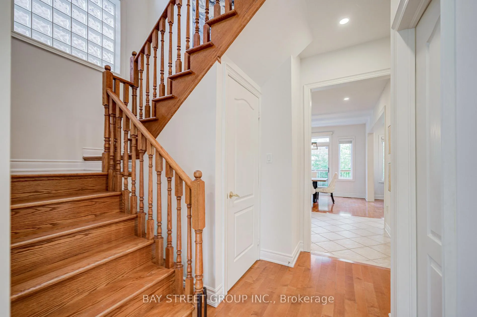 Photo 11 of 15 Sisley Crescent, Vaughan, Patterson — HOMEH