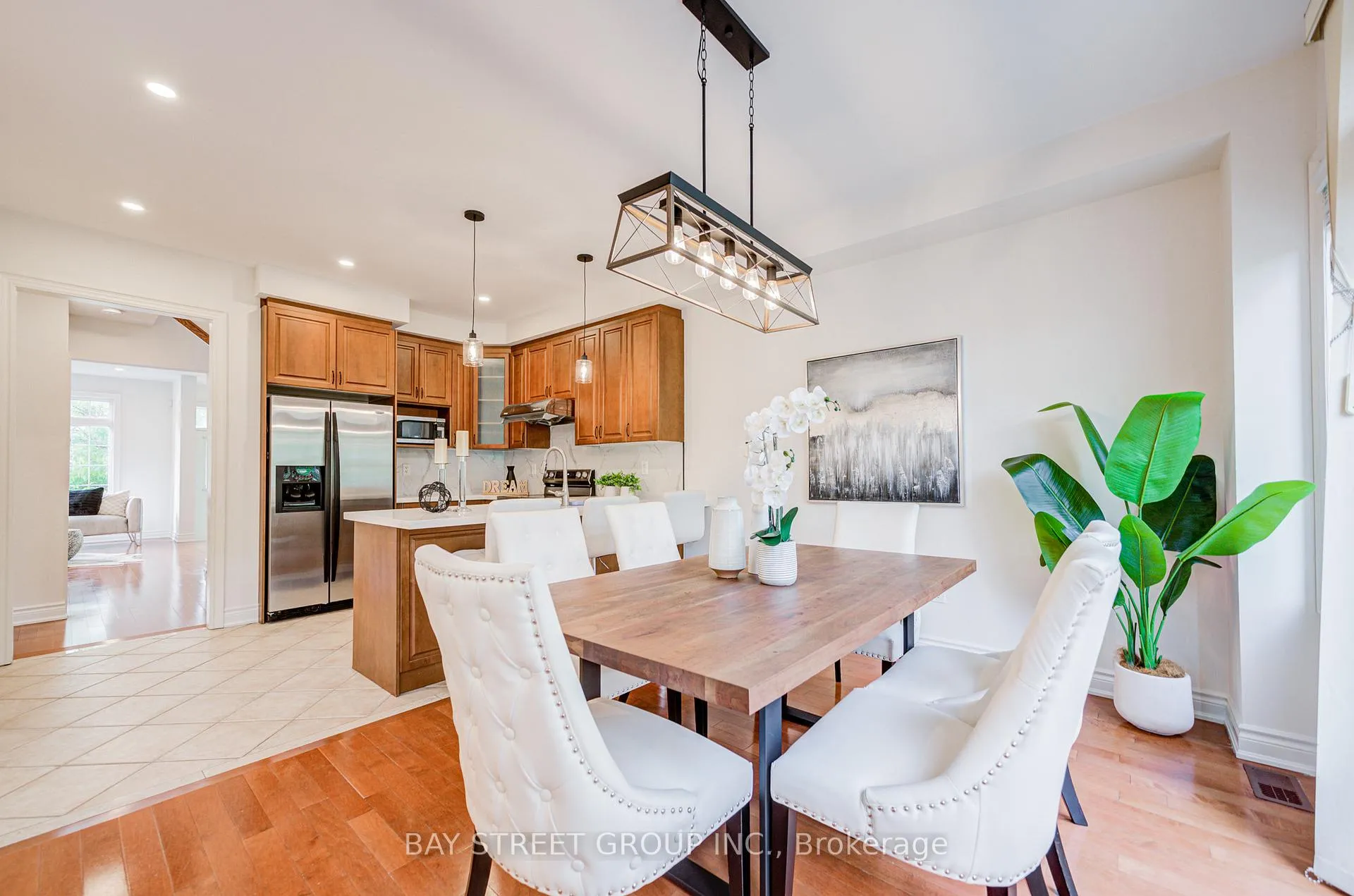 Photo 18 of 15 Sisley Crescent, Vaughan, Patterson — HOMEH