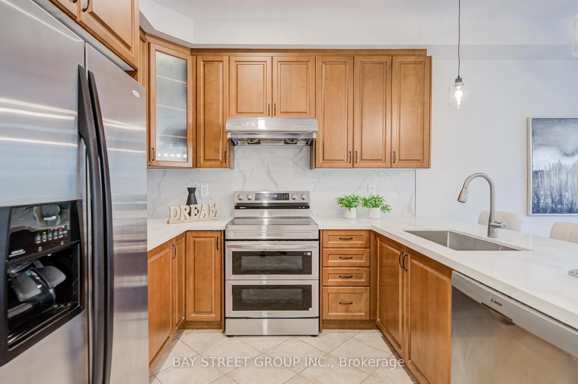Photo 21 of 15 Sisley Crescent, Vaughan, Patterson — HOMEH