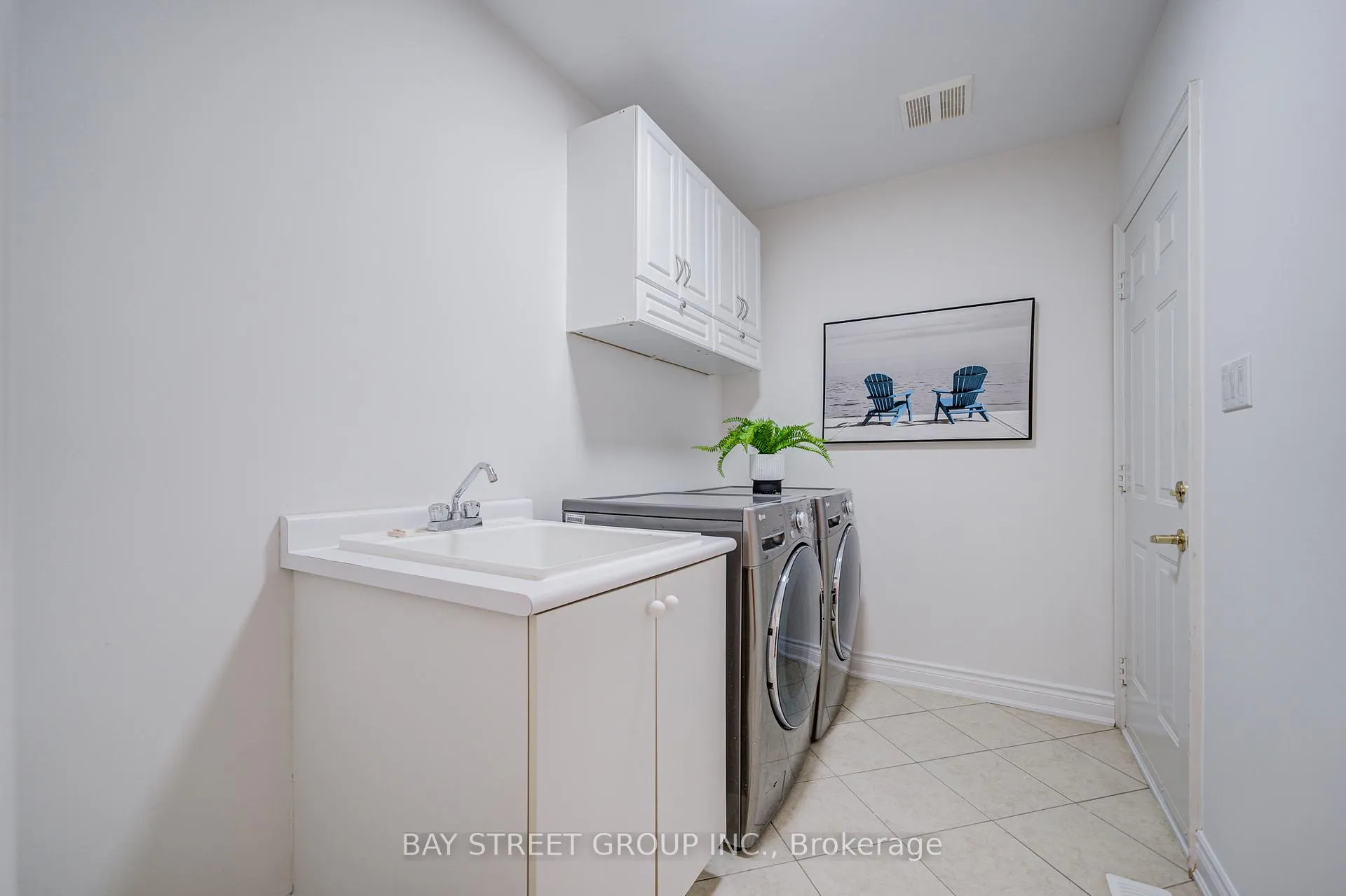 Photo 24 of 15 Sisley Crescent, Vaughan, Patterson — HOMEH