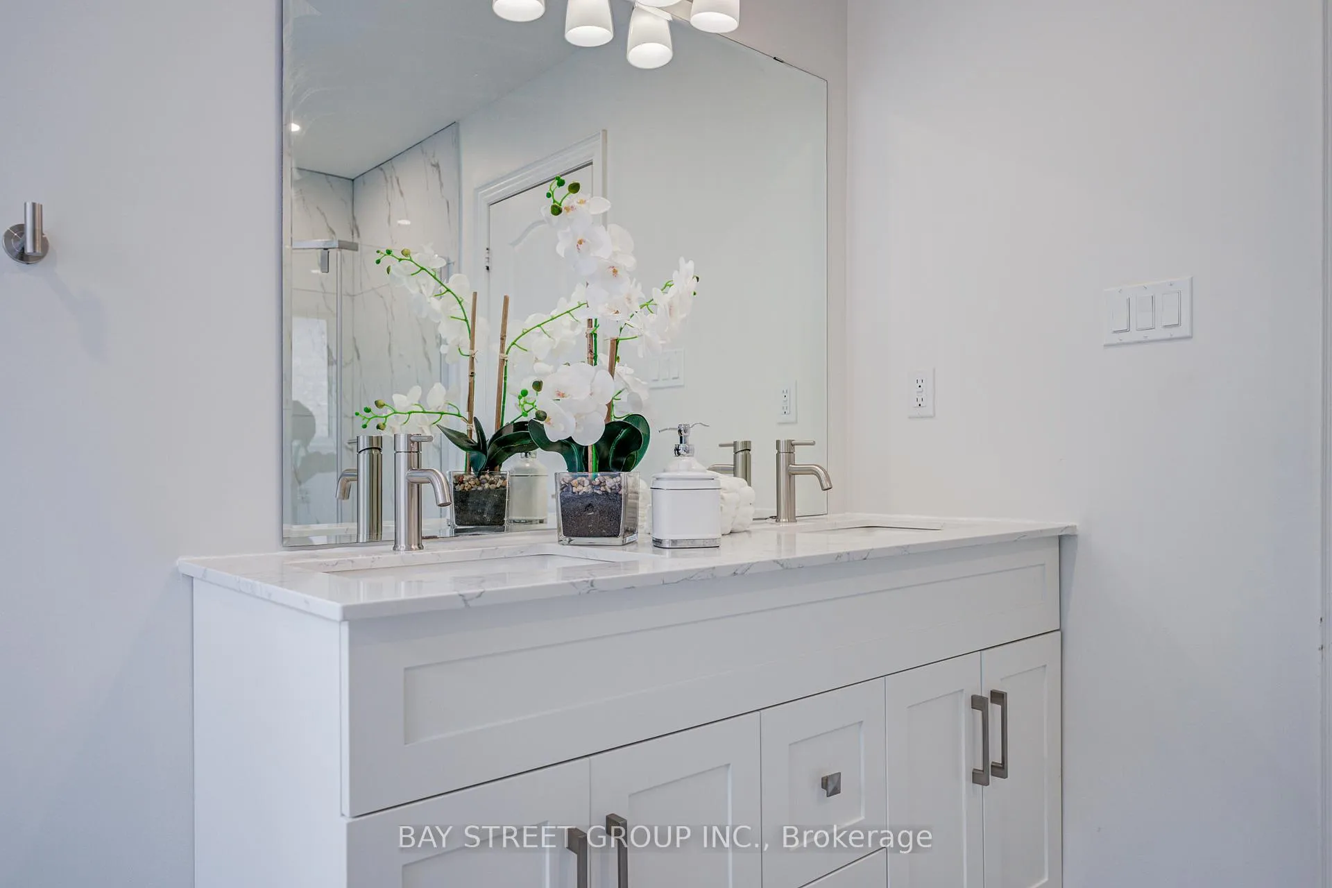 Photo 43 of 15 Sisley Crescent, Vaughan, Patterson — HOMEH