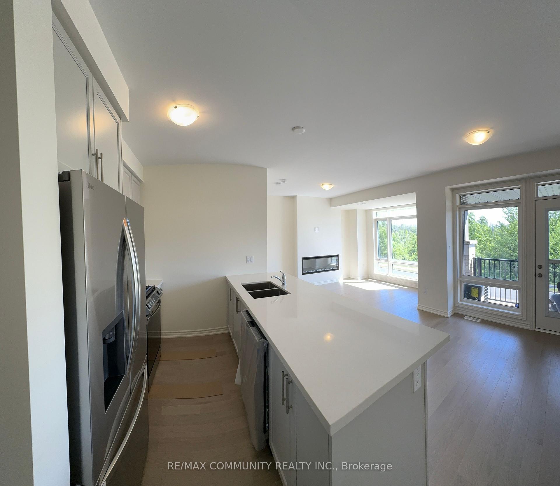 Photo 5 of 482 Salem Road S, Ajax, South East — HOMEH