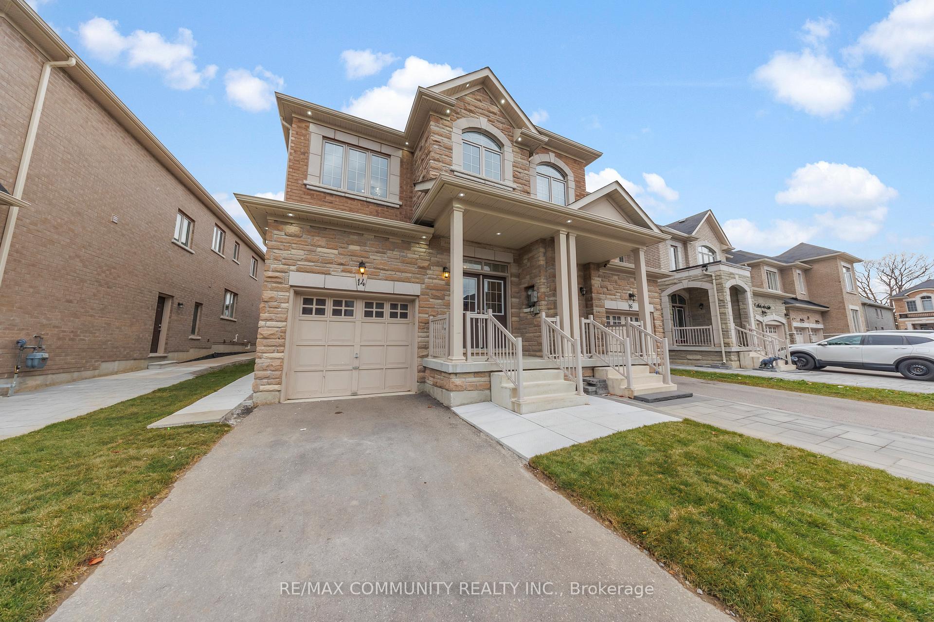 Photo 3 of 14 Mohandas Drive, Markham, Cedarwood — HOMEH