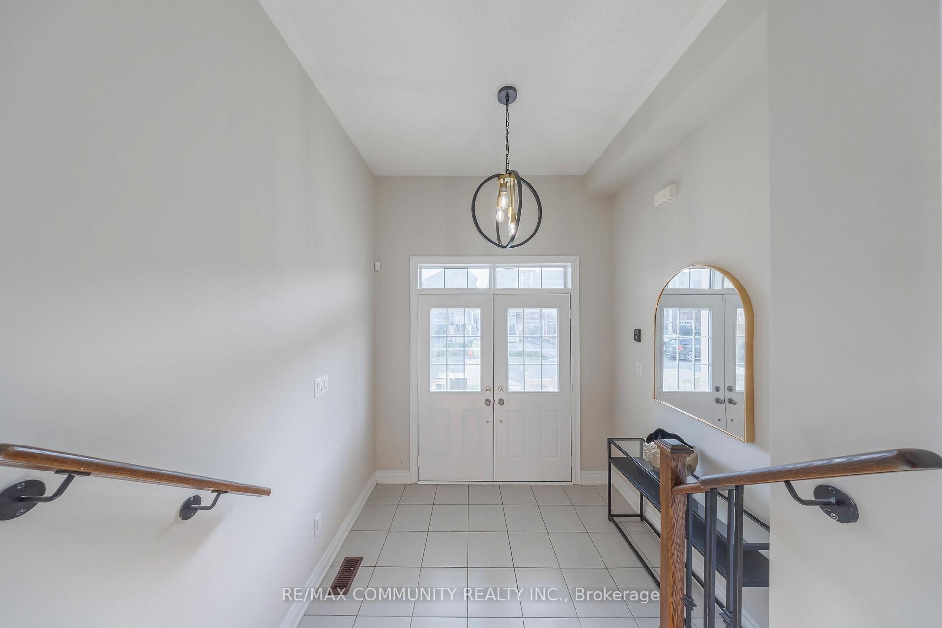 Photo 5 of 14 Mohandas Drive, Markham, Cedarwood — HOMEH
