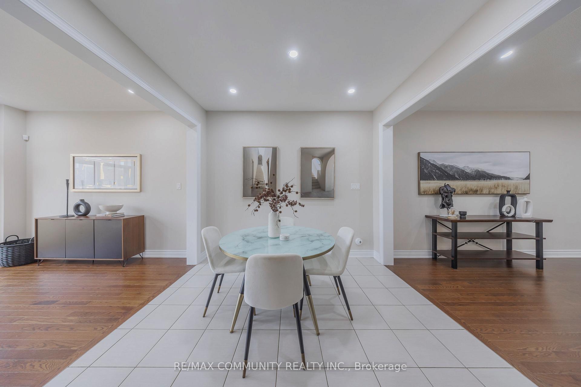 Photo 6 of 14 Mohandas Drive, Markham, Cedarwood — HOMEH
