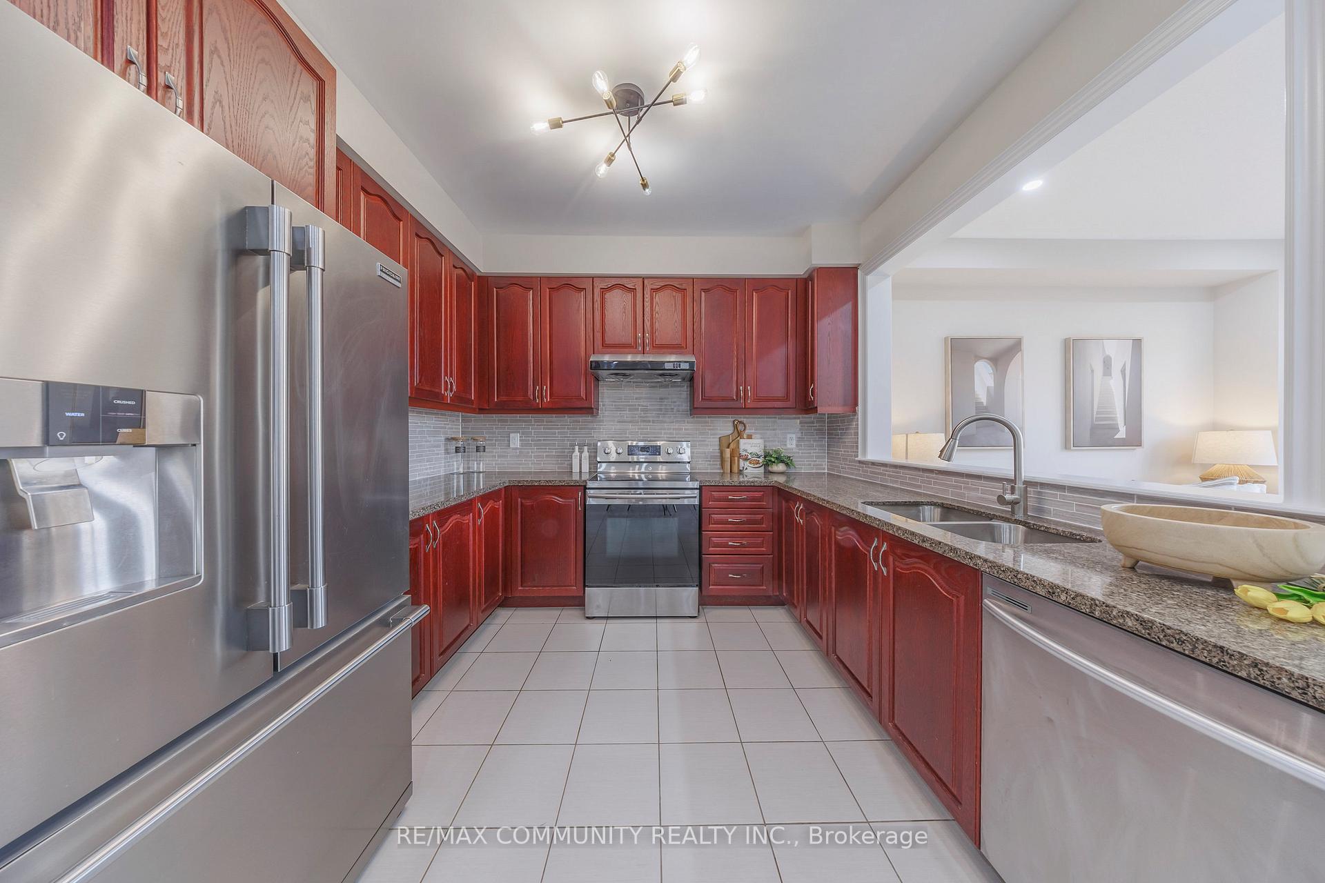 Photo 9 of 14 Mohandas Drive, Markham, Cedarwood — HOMEH