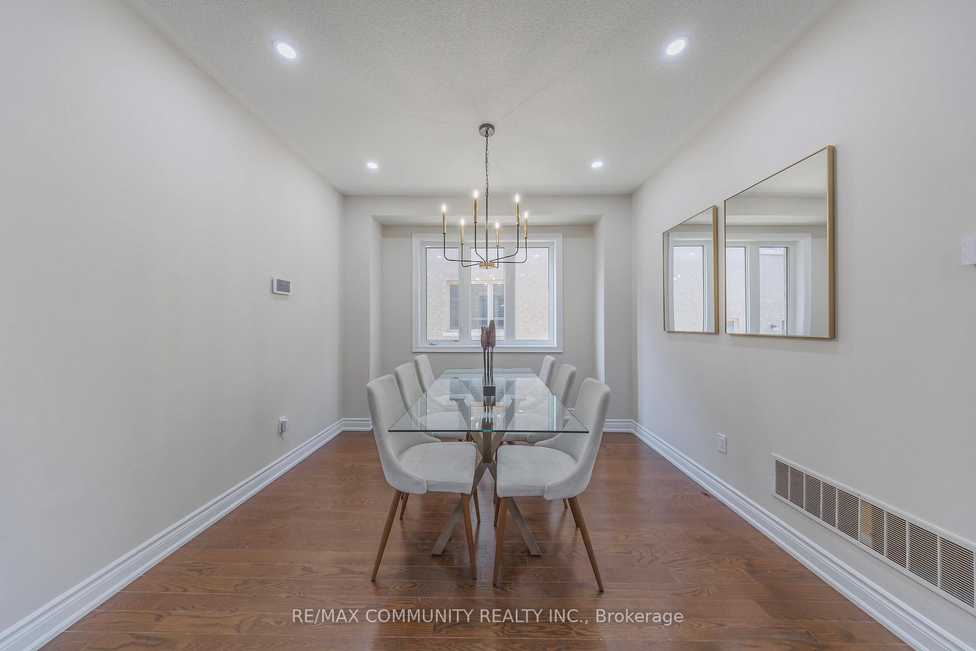 Photo 12 of 14 Mohandas Drive, Markham, Cedarwood — HOMEH