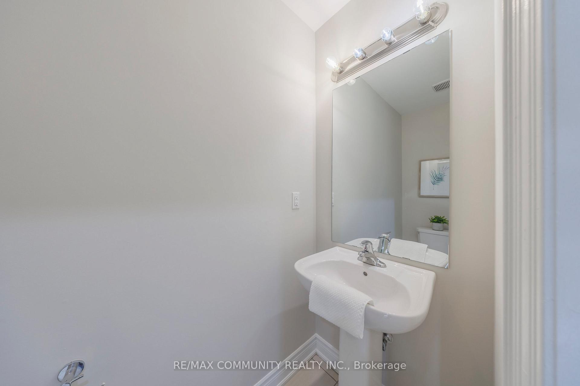 Photo 14 of 14 Mohandas Drive, Markham, Cedarwood — HOMEH