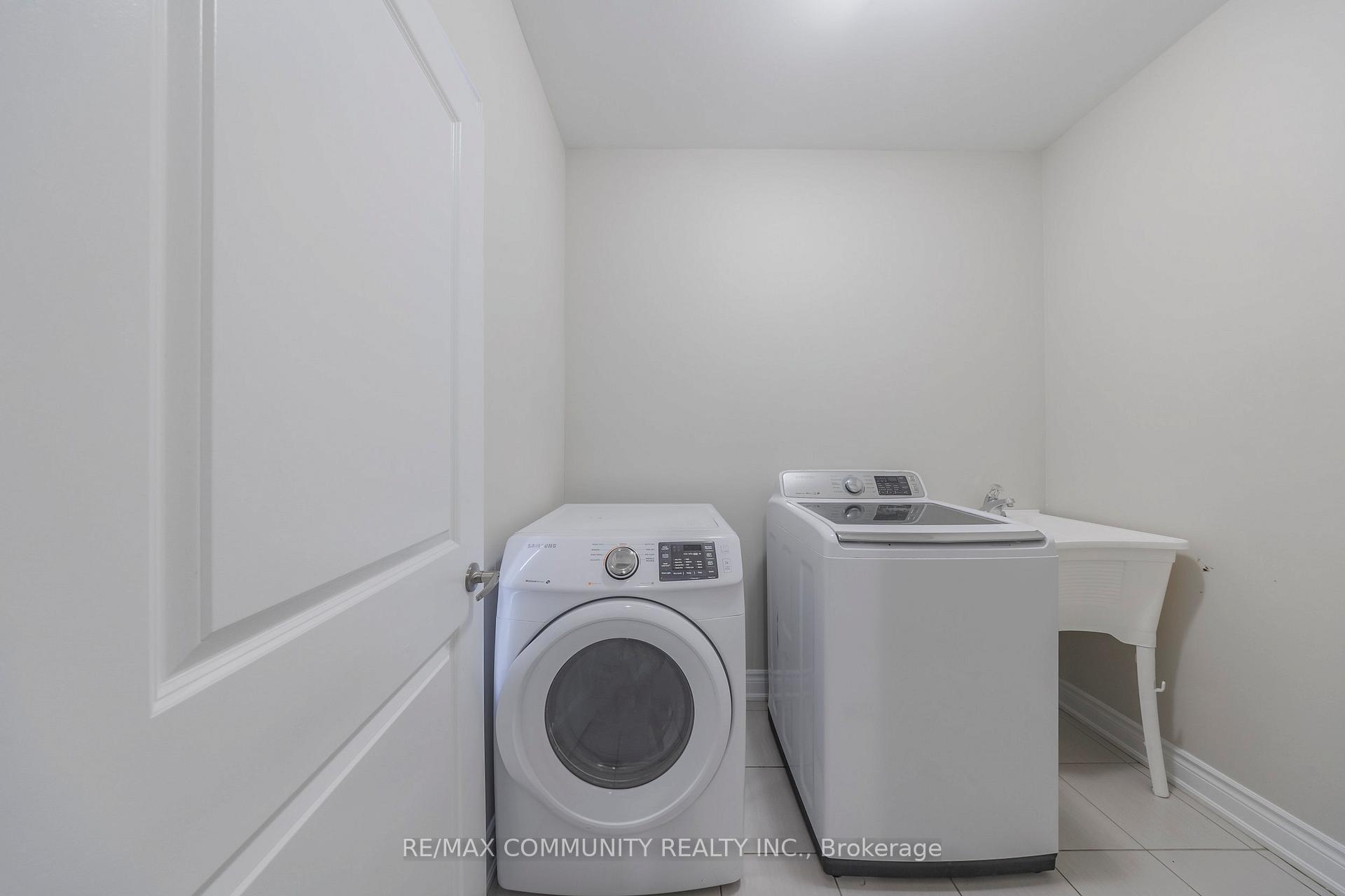 Photo 15 of 14 Mohandas Drive, Markham, Cedarwood — HOMEH