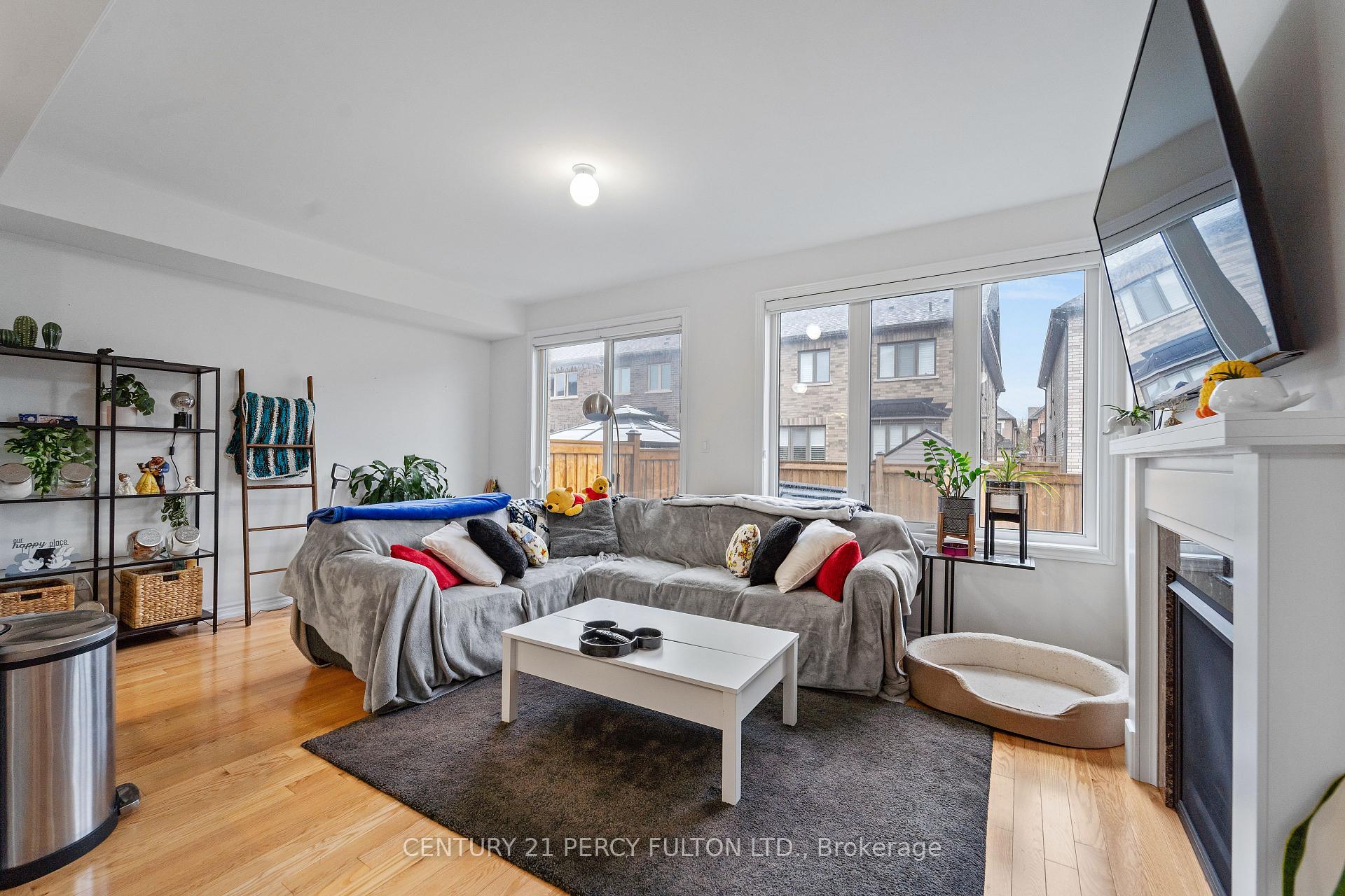Photo 11 of 22 Coho Drive, Whitby, Lynde Creek — HOMEH