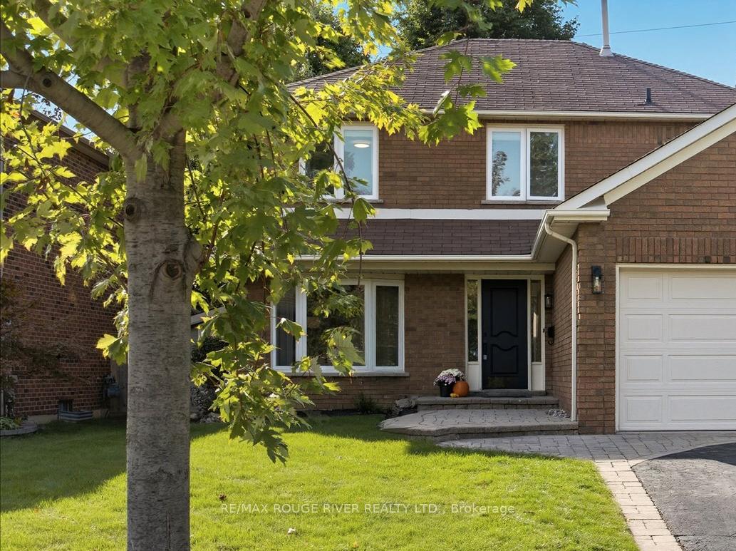 Photo 3 of 14 Erickson Drive, Whitby, Blue Grass Meadows — HOMEH
