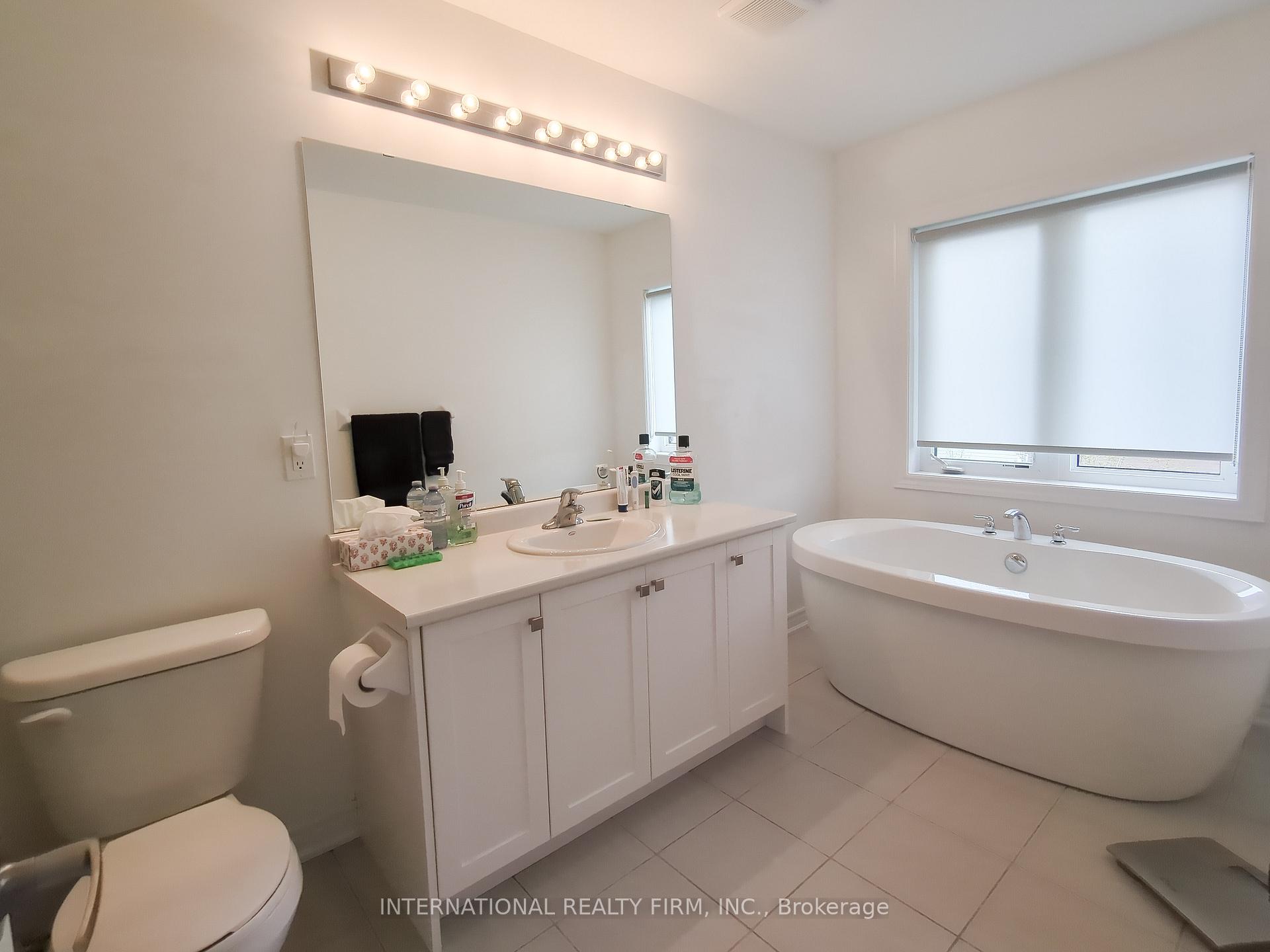 Photo 7 of 14 Steamboat Way, Whitby, Port Whitby — HOMEH