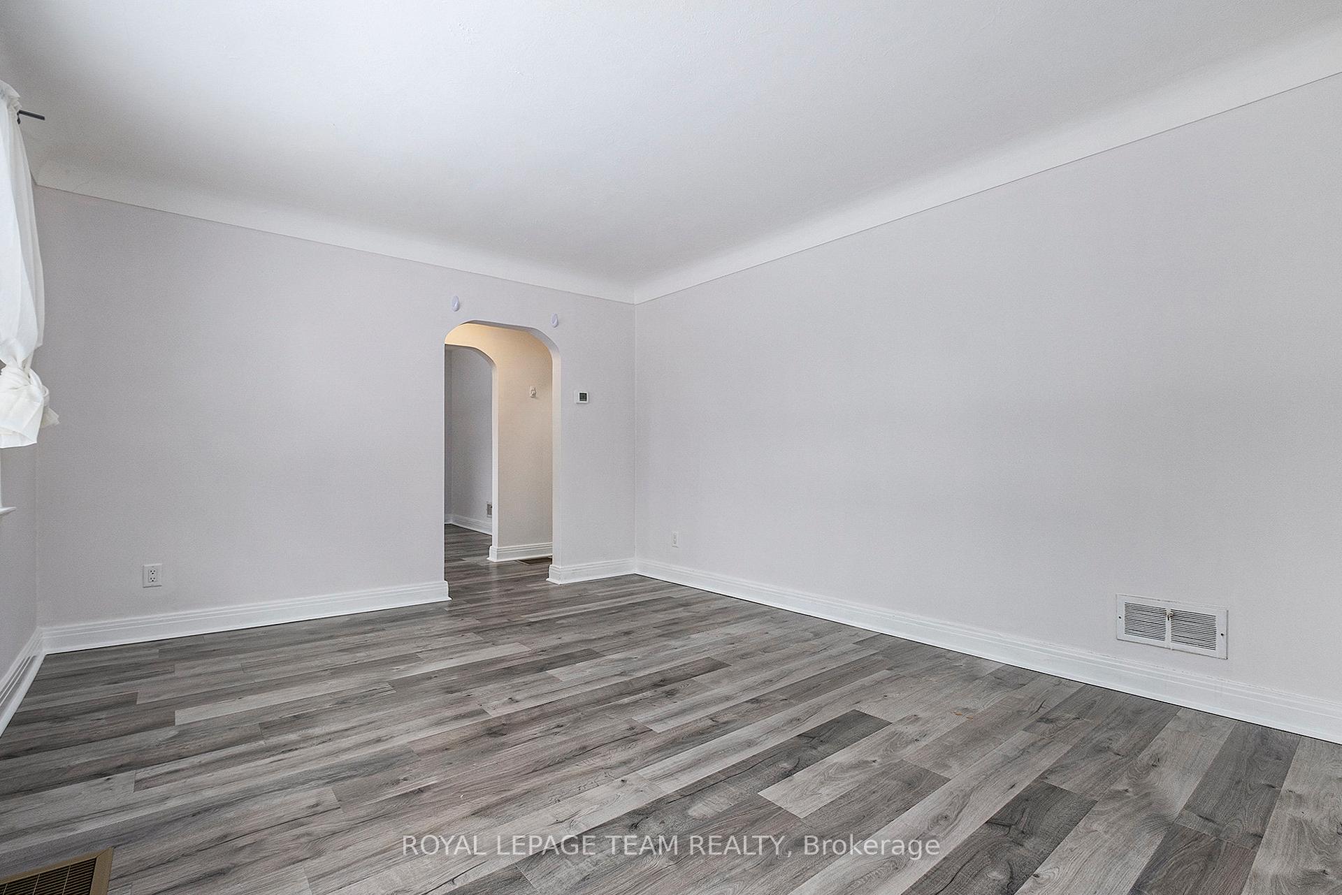 Photo 4 of 1558 Alta Vista Drive, Ottawa, Riverview Park — HOMEH