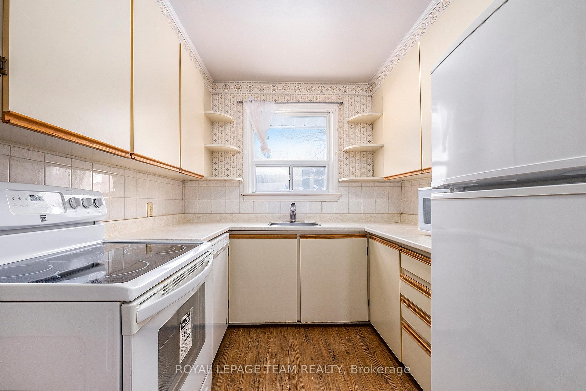 Photo 18 of 1558 Alta Vista Drive, Ottawa, Riverview Park — HOMEH
