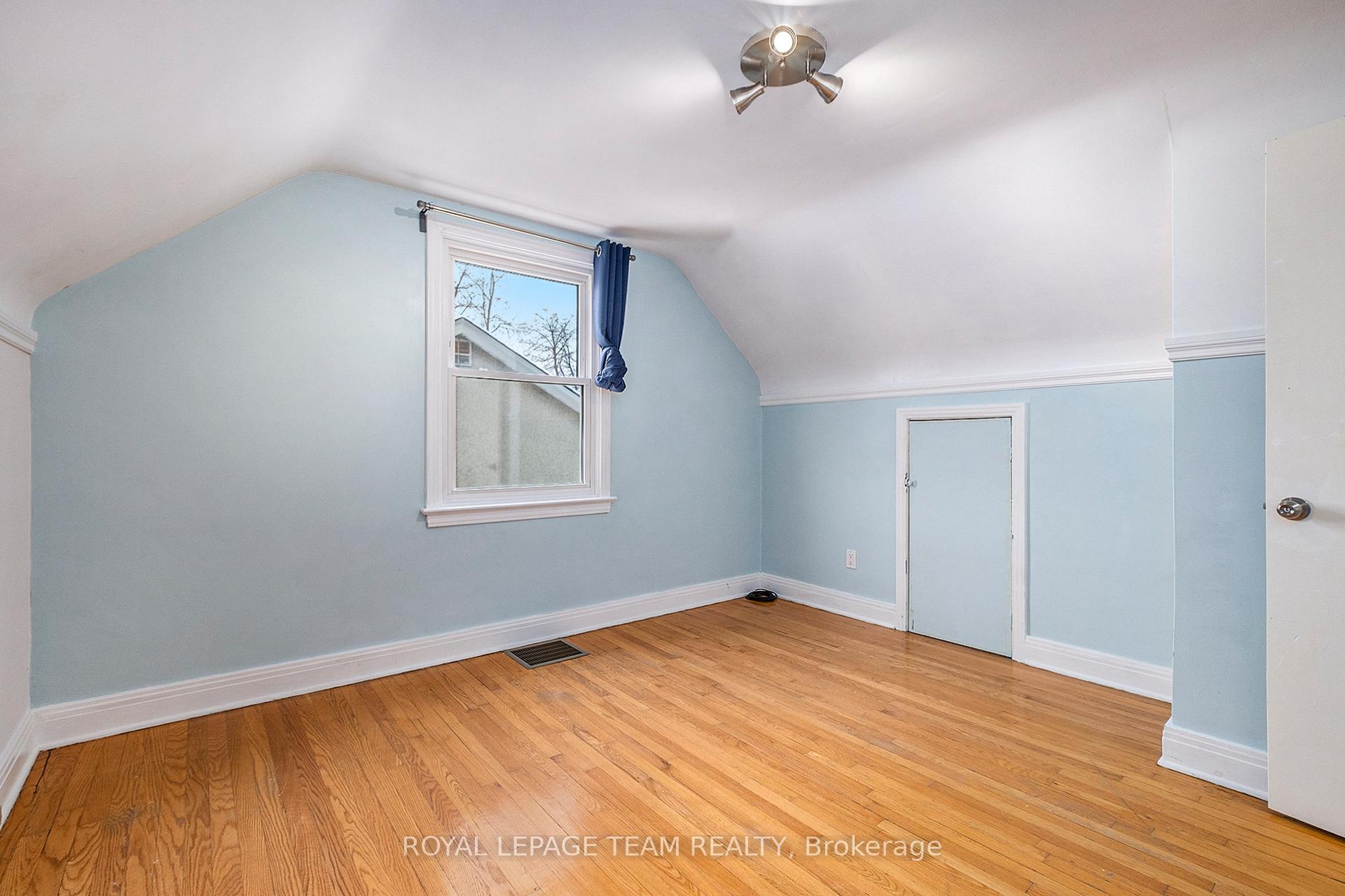Photo 13 of 1558 Alta Vista Drive, Ottawa, Riverview Park — HOMEH
