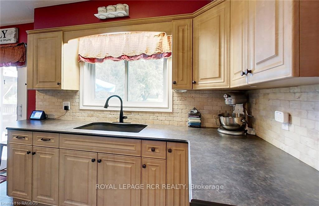 Photo 18 of 155 Barbara Street, West Grey — HOMEH